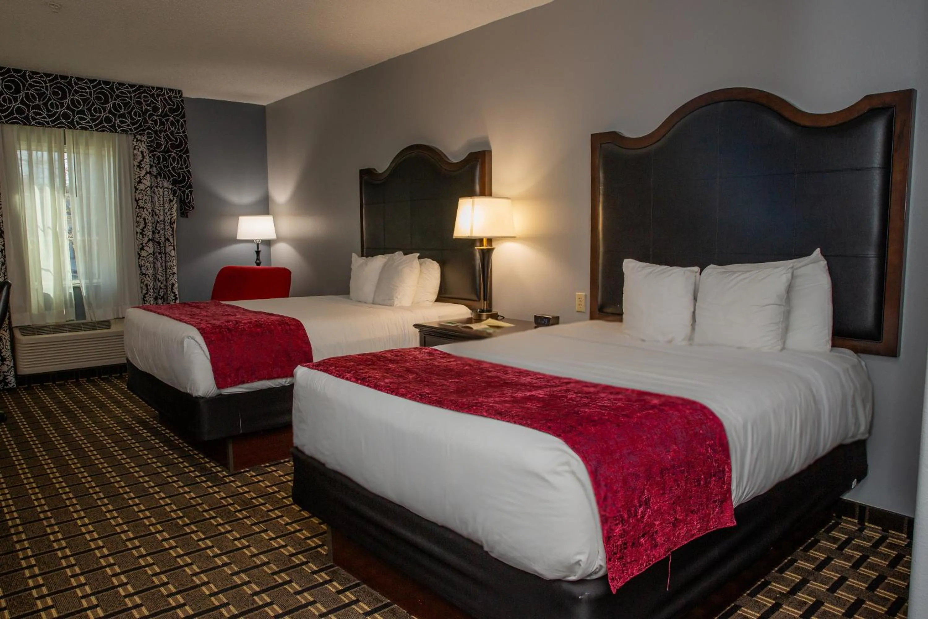 Queen Room with Two Queen Beds - Accessible/Non-Smoking  in Evangeline Downs Hotel, an Ascend Collection Hotel