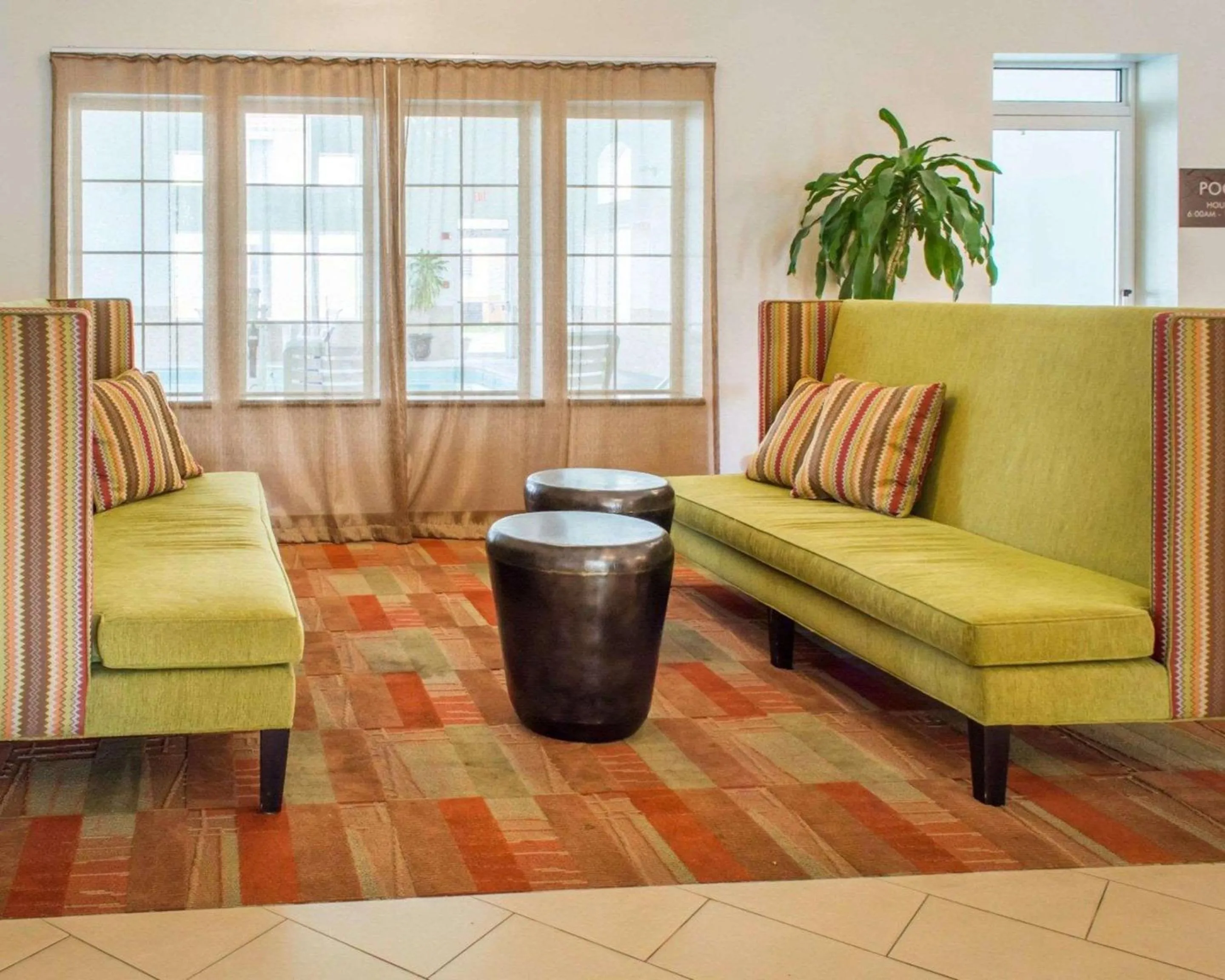 Quality Suites Waldorf