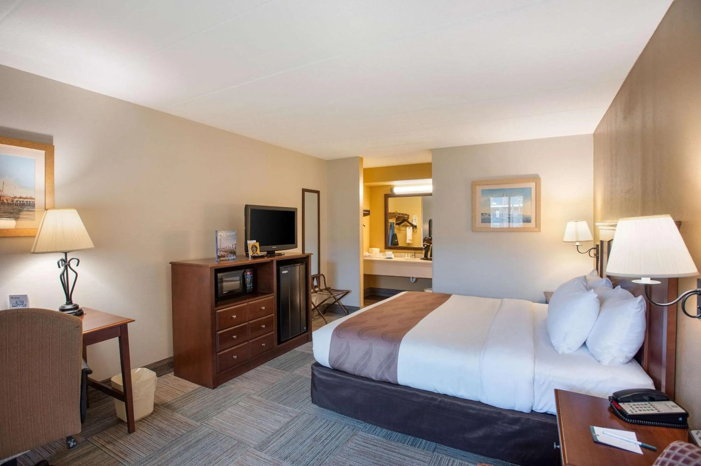 King Room - Accessible/Non-Smoking in Quality Inn Easton