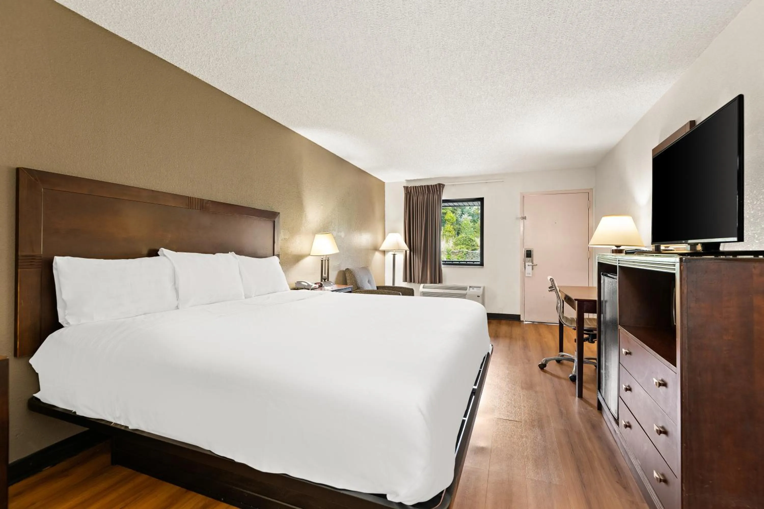 King Room in Americas Best Value Inn Laurel