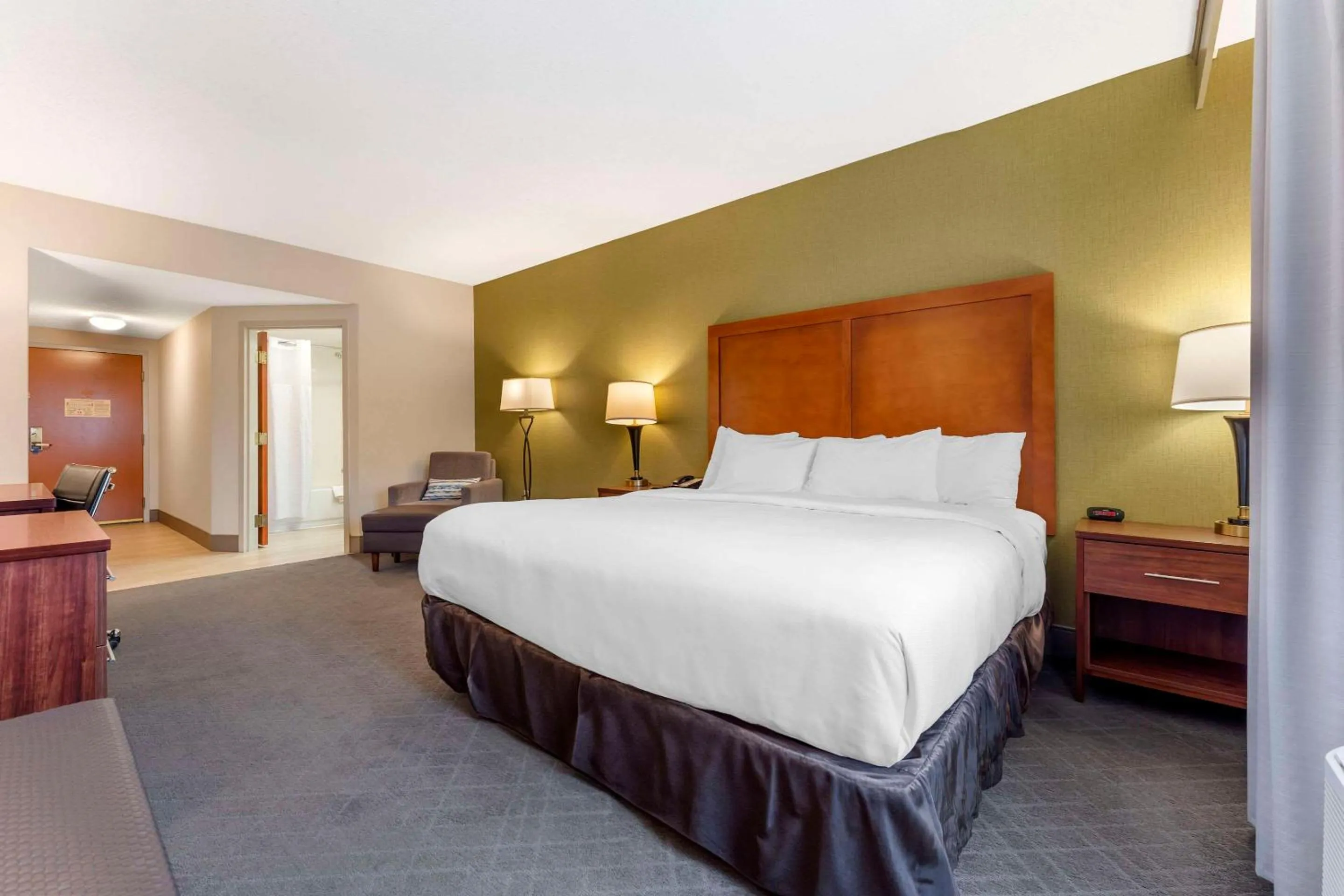 King Room - Non-Smoking in Comfort Inn & Suites LaVale - Cumberland