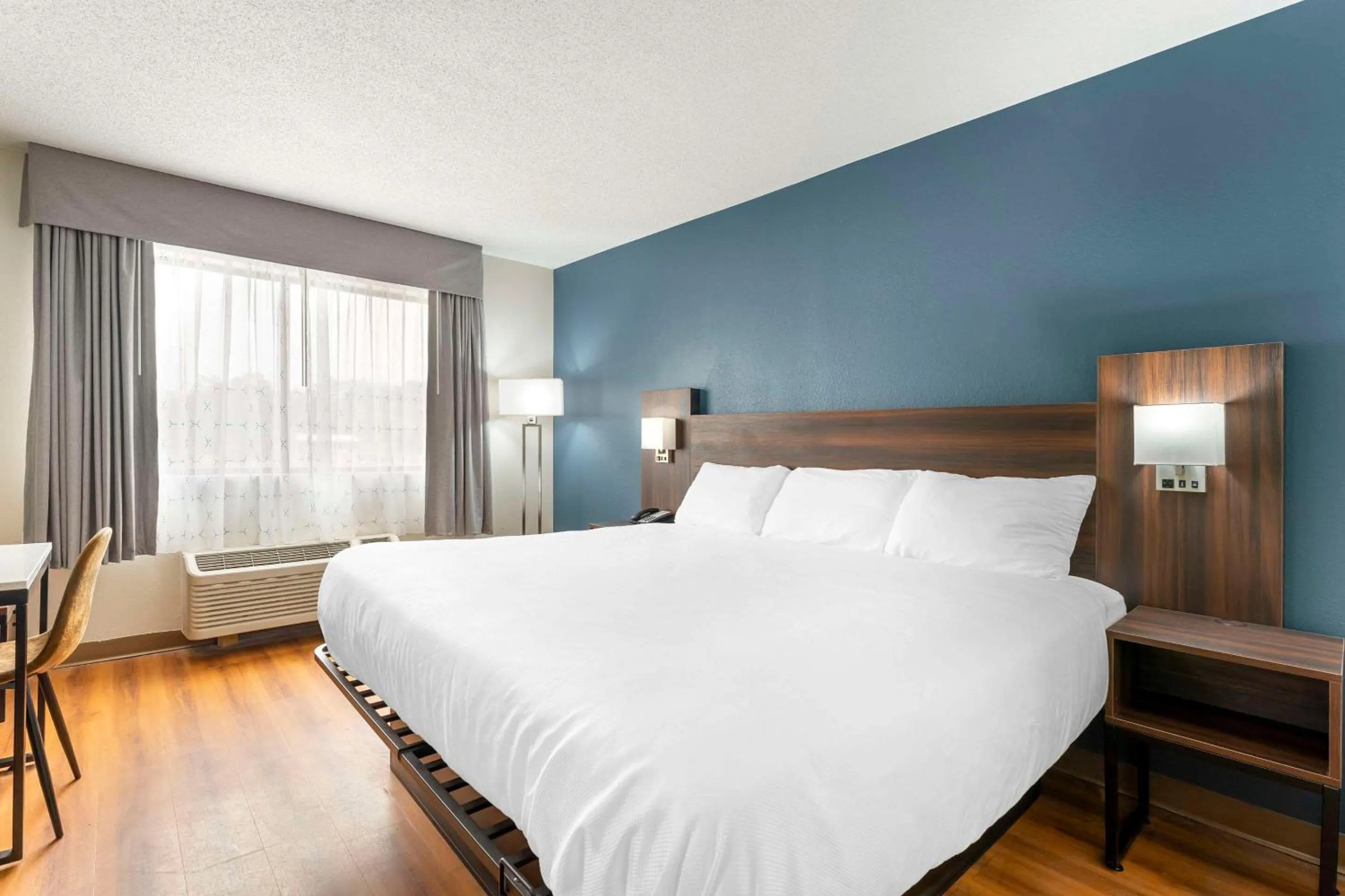 Efficiency King Room - Non Smoking in Suburban Studios LaVale - Cumberland