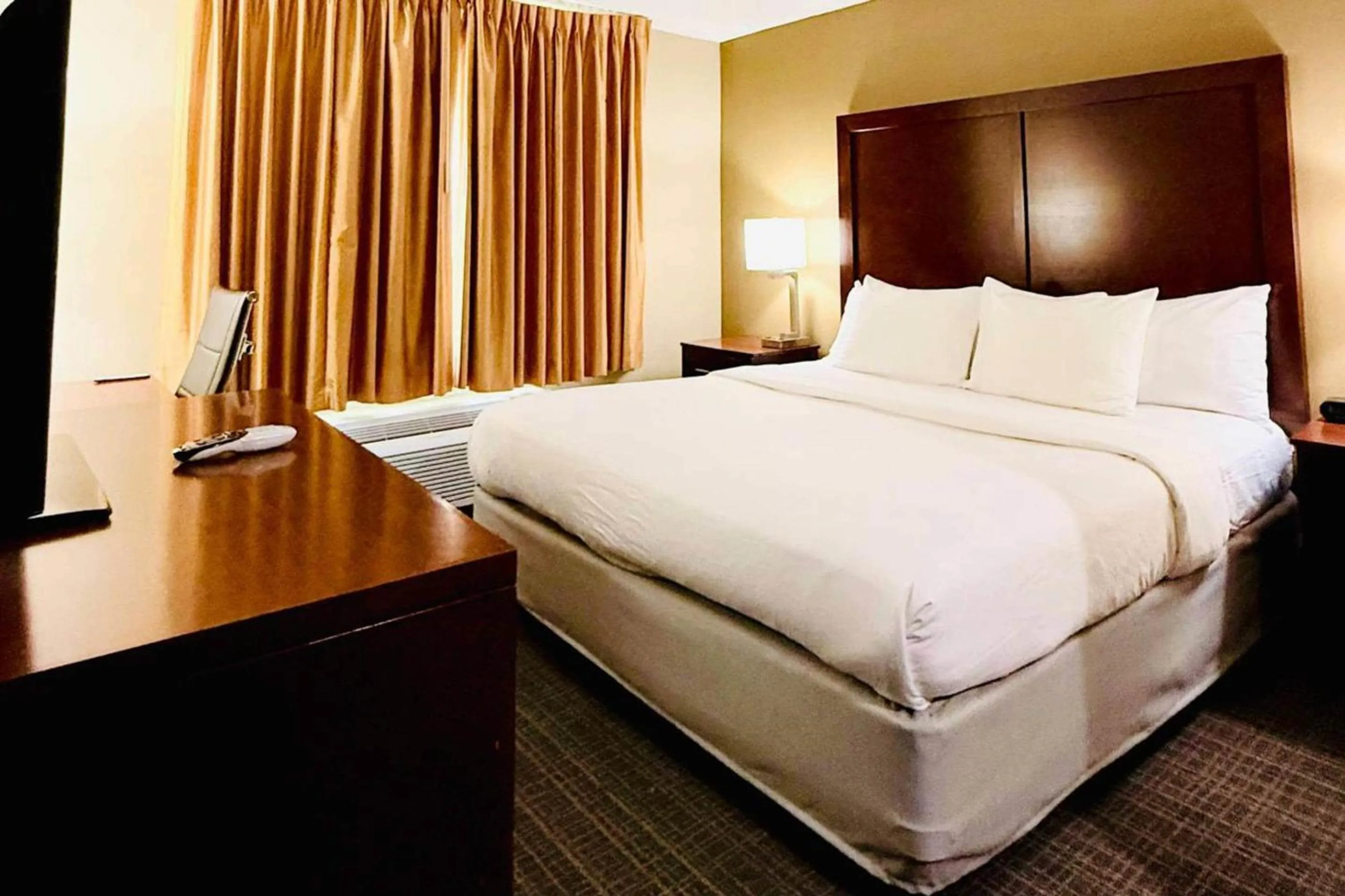 King Room - Non-Smoking in Comfort Inn & Suites Scarborough-Portland