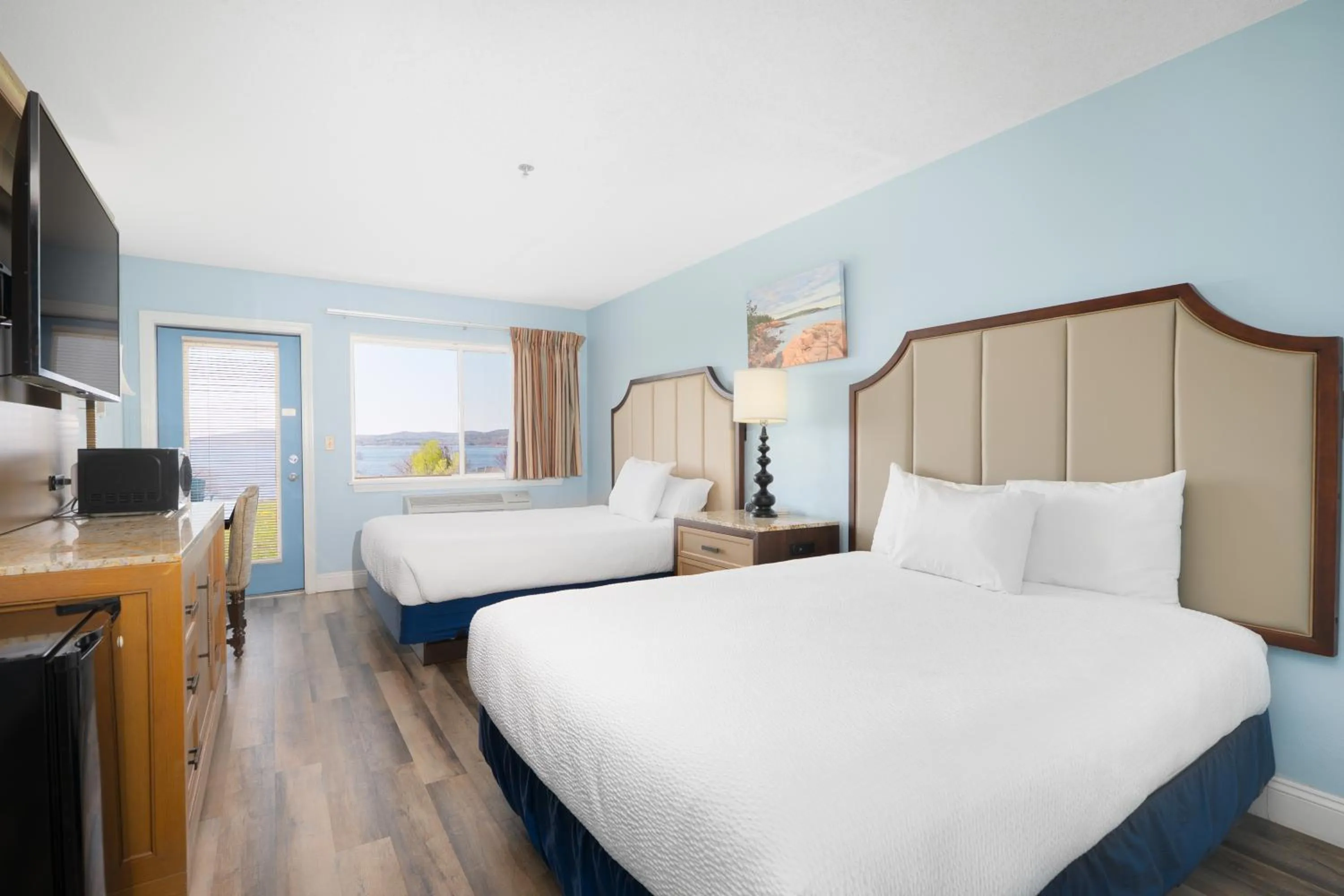 Pet Friendly Bay View Two Queens Ground Floor in Fireside Inn, Ocean's Edge