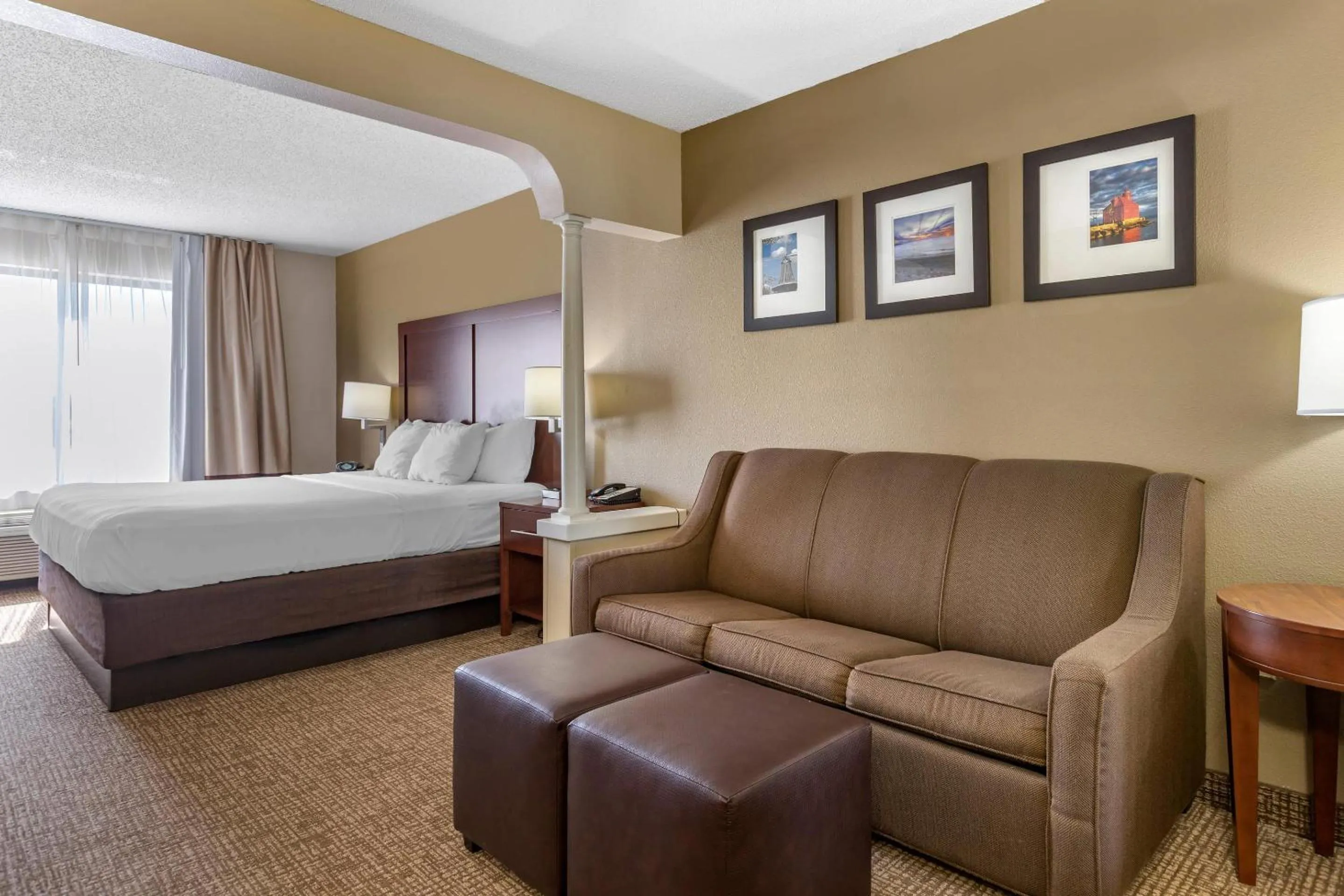 King Suite - Non-Smoking in Comfort Suites Grandville - Grand Rapids SW