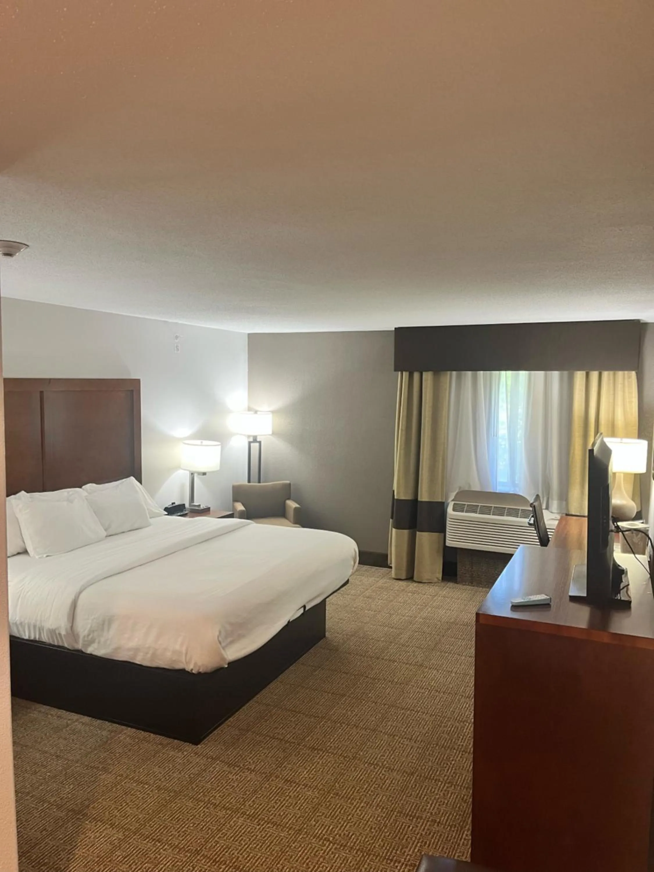 King Suite - Accessible/Non-Smoking in Comfort Inn & Suites Jackson North