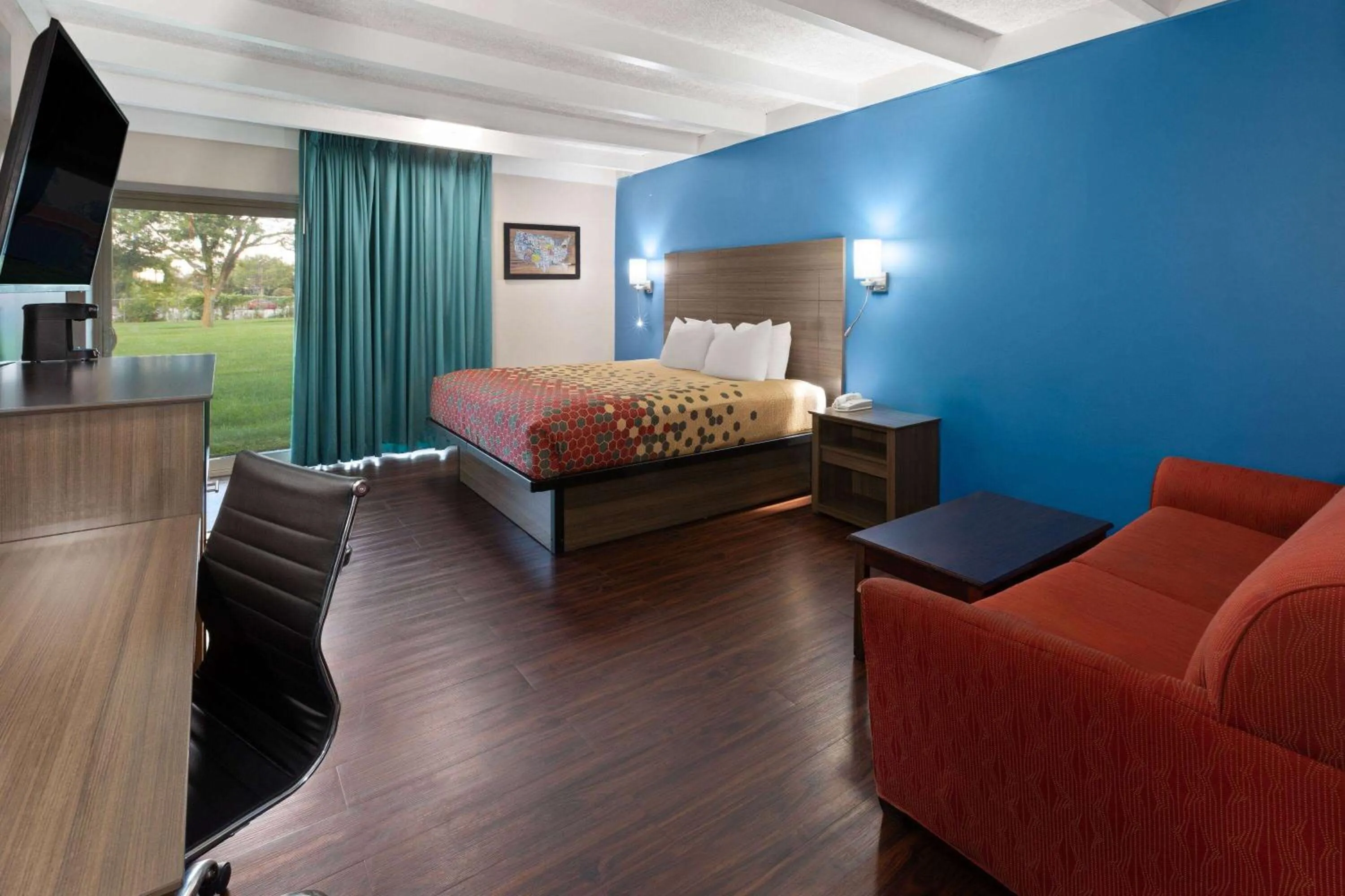 King Room - Non-Smoking in Baymont by Wyndham Bay City