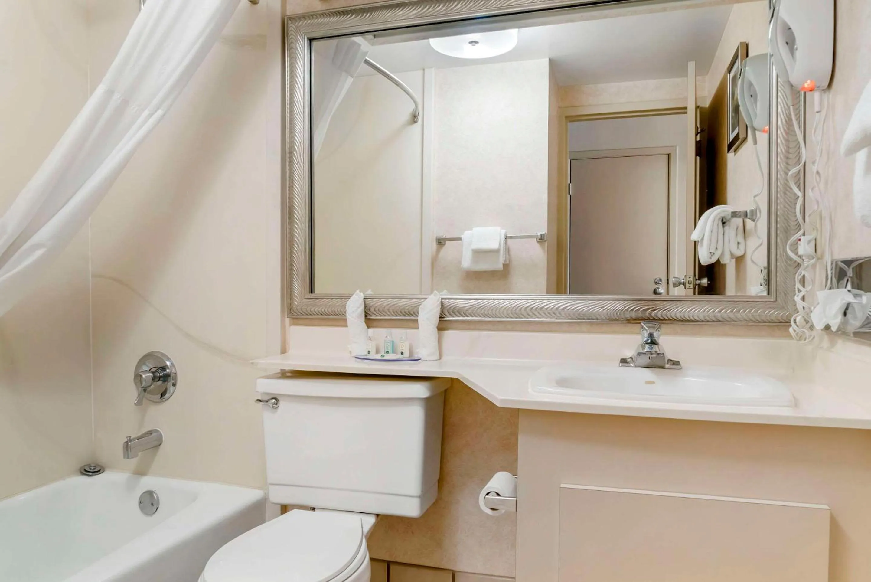 Double Room with Two Double Beds - Accessible/Non-Smoking in Quality Inn & Suites Monroe