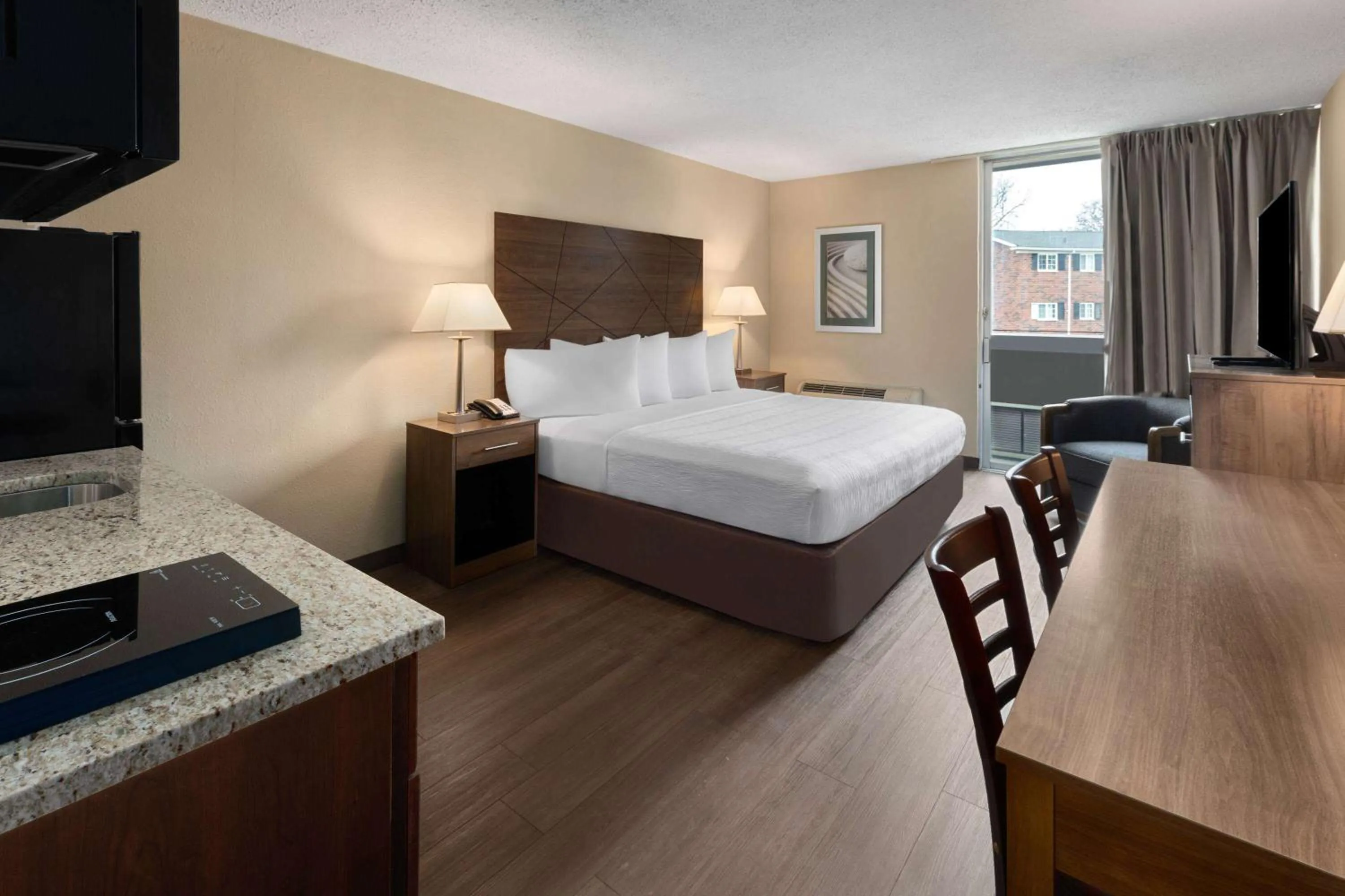 King Room with Kitchenette - Non-Smoking
 in Wingate by Wyndham Troy