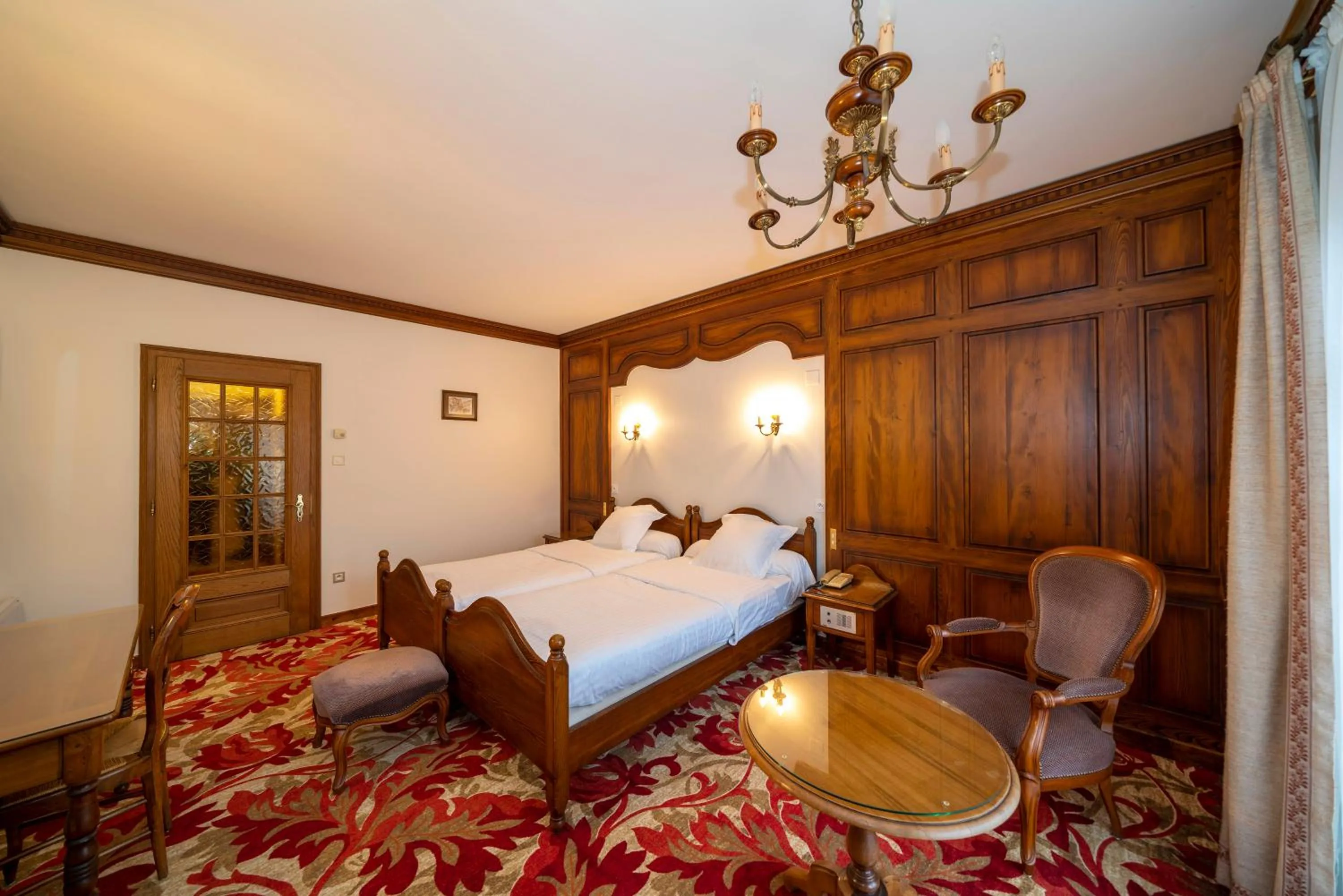 Deluxe Double Room with Balcony in Hotel Munsch Restaurant & Wellness, Colmar Nord - Haut-Koenigsbourg