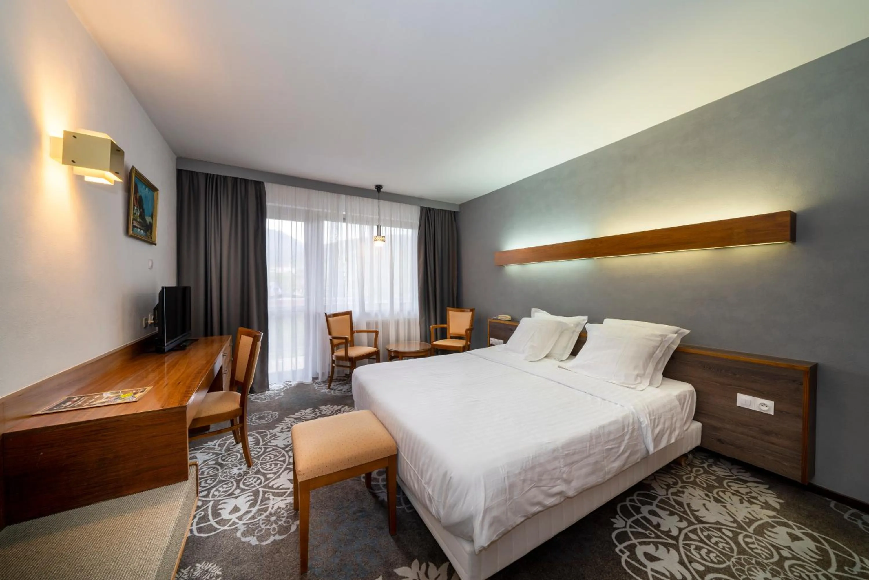 Superior Double Room with Balcony in Hotel Munsch Restaurant & Wellness, Colmar Nord - Haut-Koenigsbourg