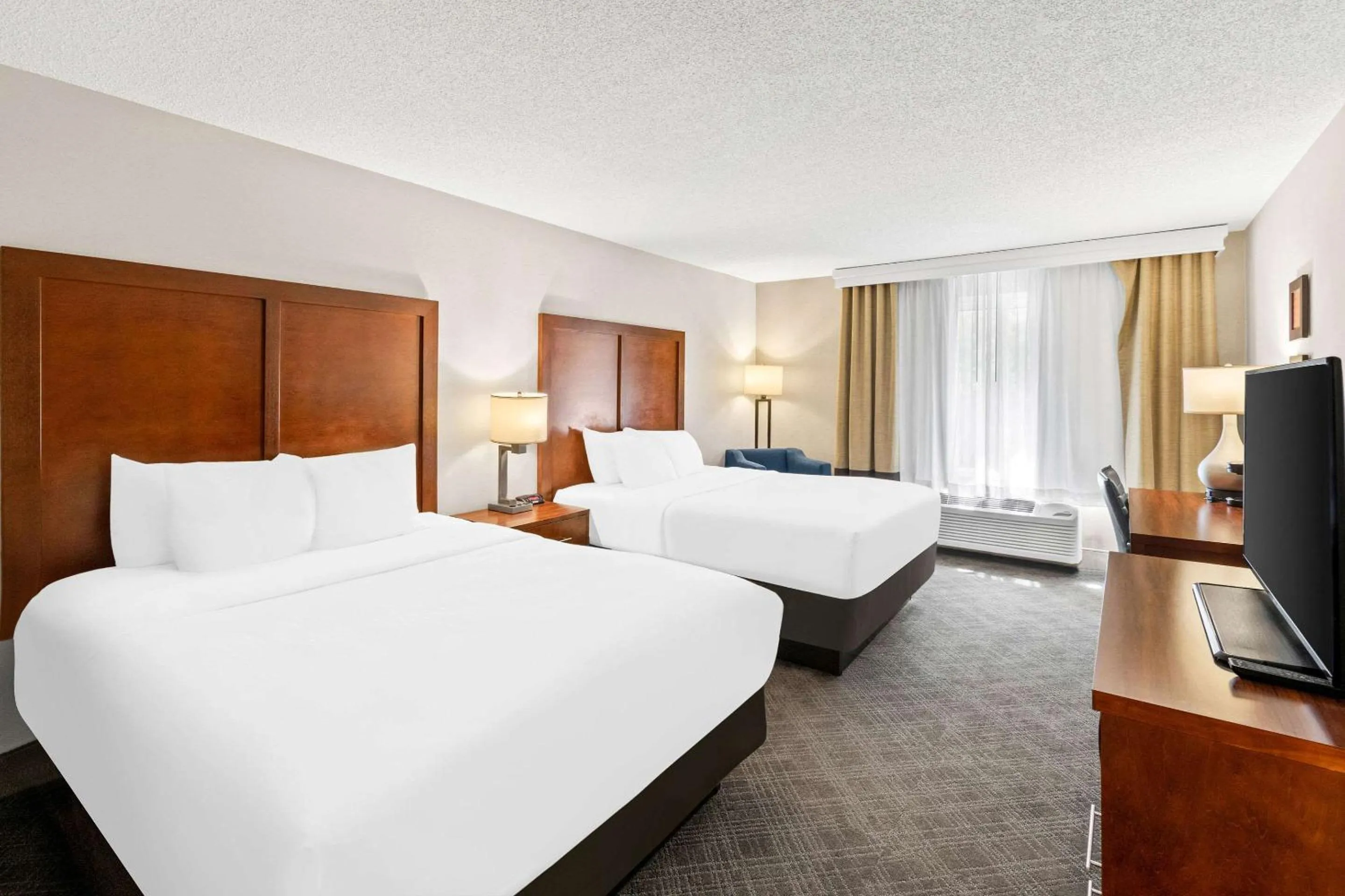 Queen Room with Two Queen Beds - Non-Smoking in Comfort Inn Duluth West