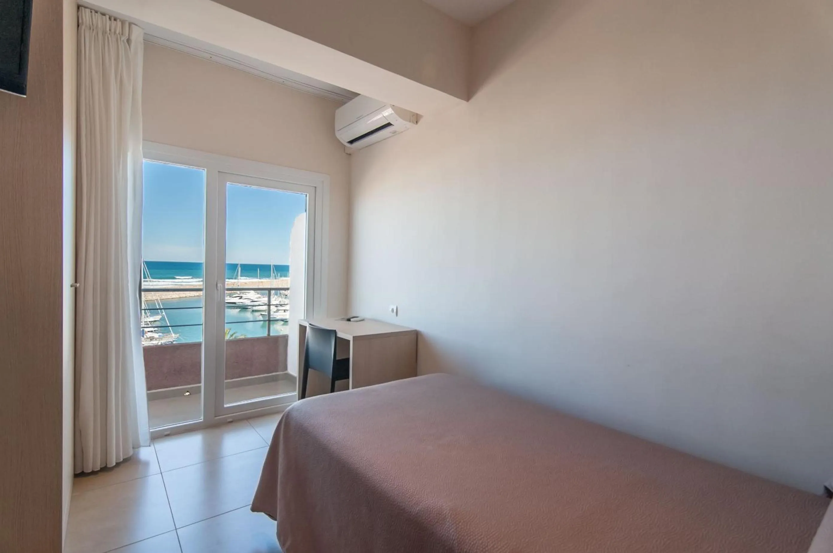 Single Room in Hotel San Luis