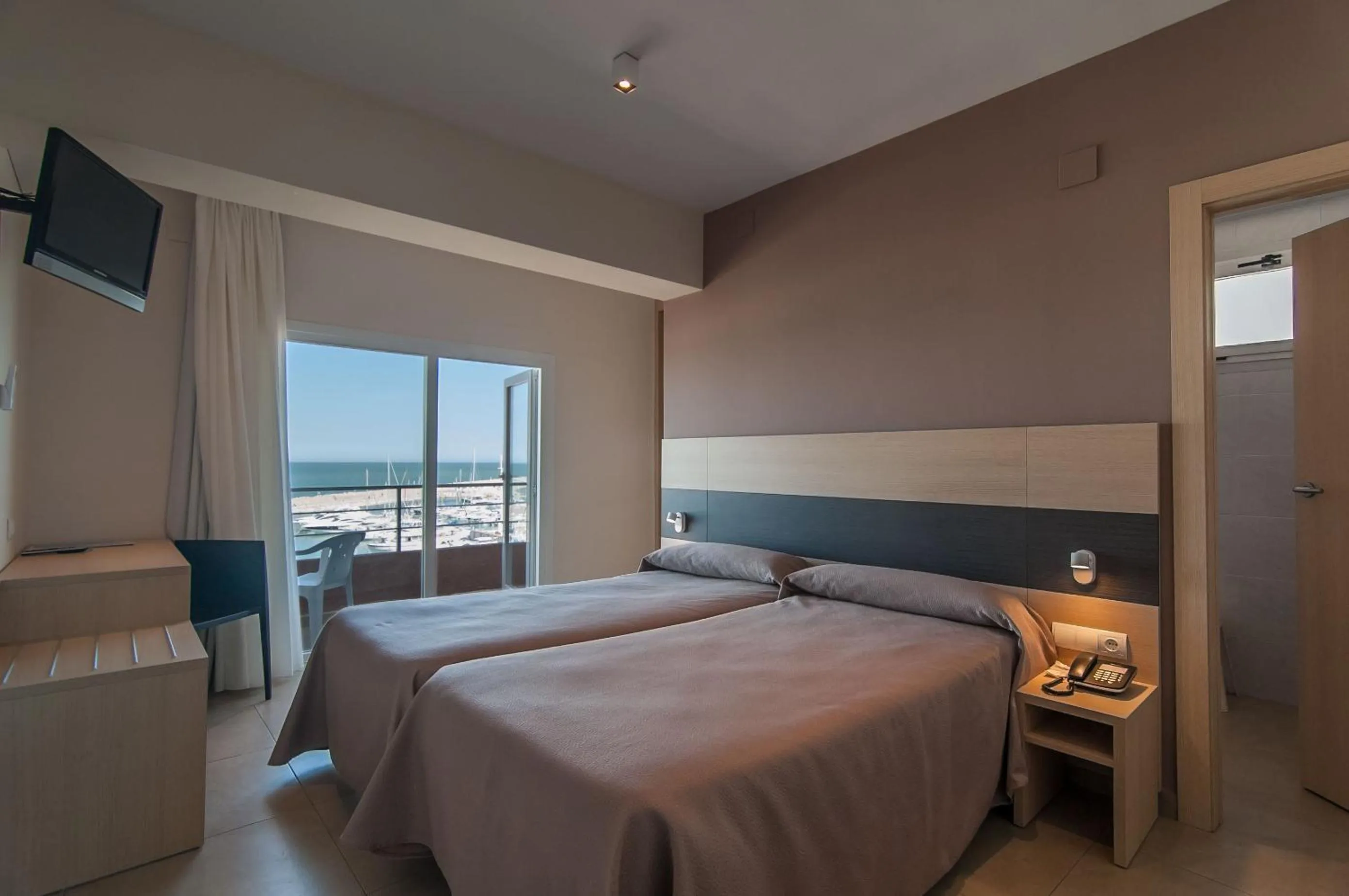 Twin Room with Sea View in Hotel San Luis