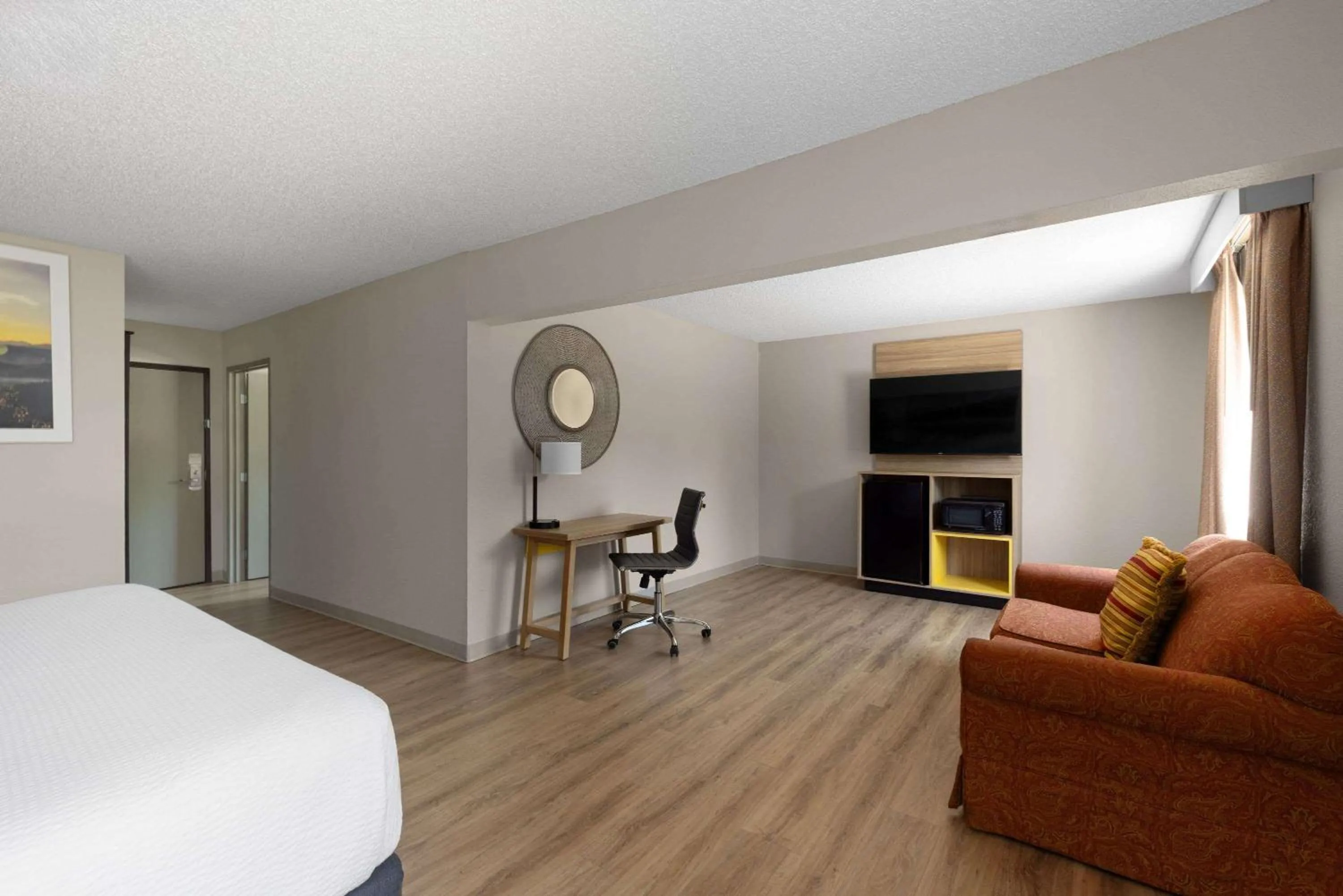 Suite in Days Inn by Wyndham Carthage