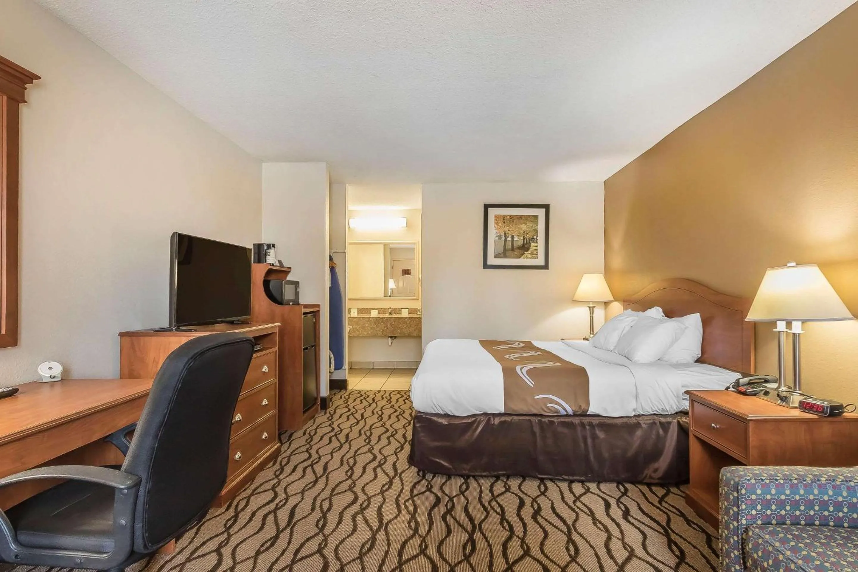 King Room - Non-Smoking in Quality Inn Charleston - Sikeston