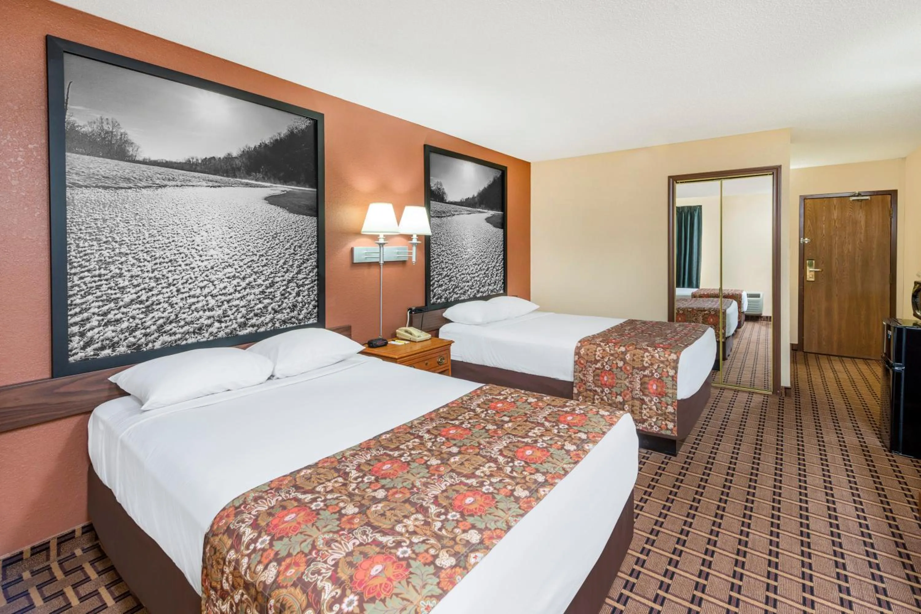 Double Room with Two Double Beds - Non-Smoking in Super 8 by Wyndham Charleston Sikeston East MO