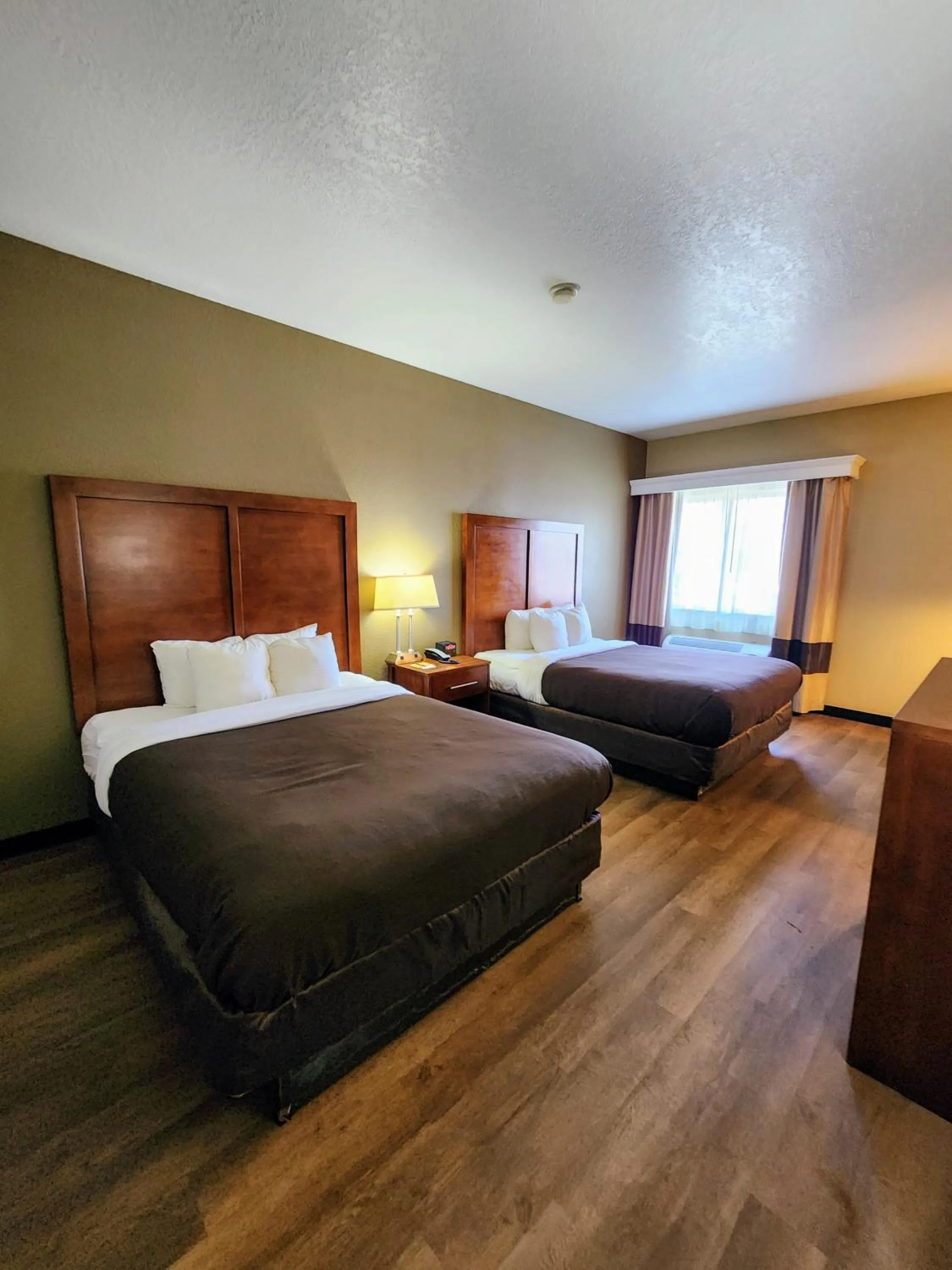 Queen Room with Two Queen Beds - Pet Friendly/Non-Smoking in Comfort Inn Bolivar