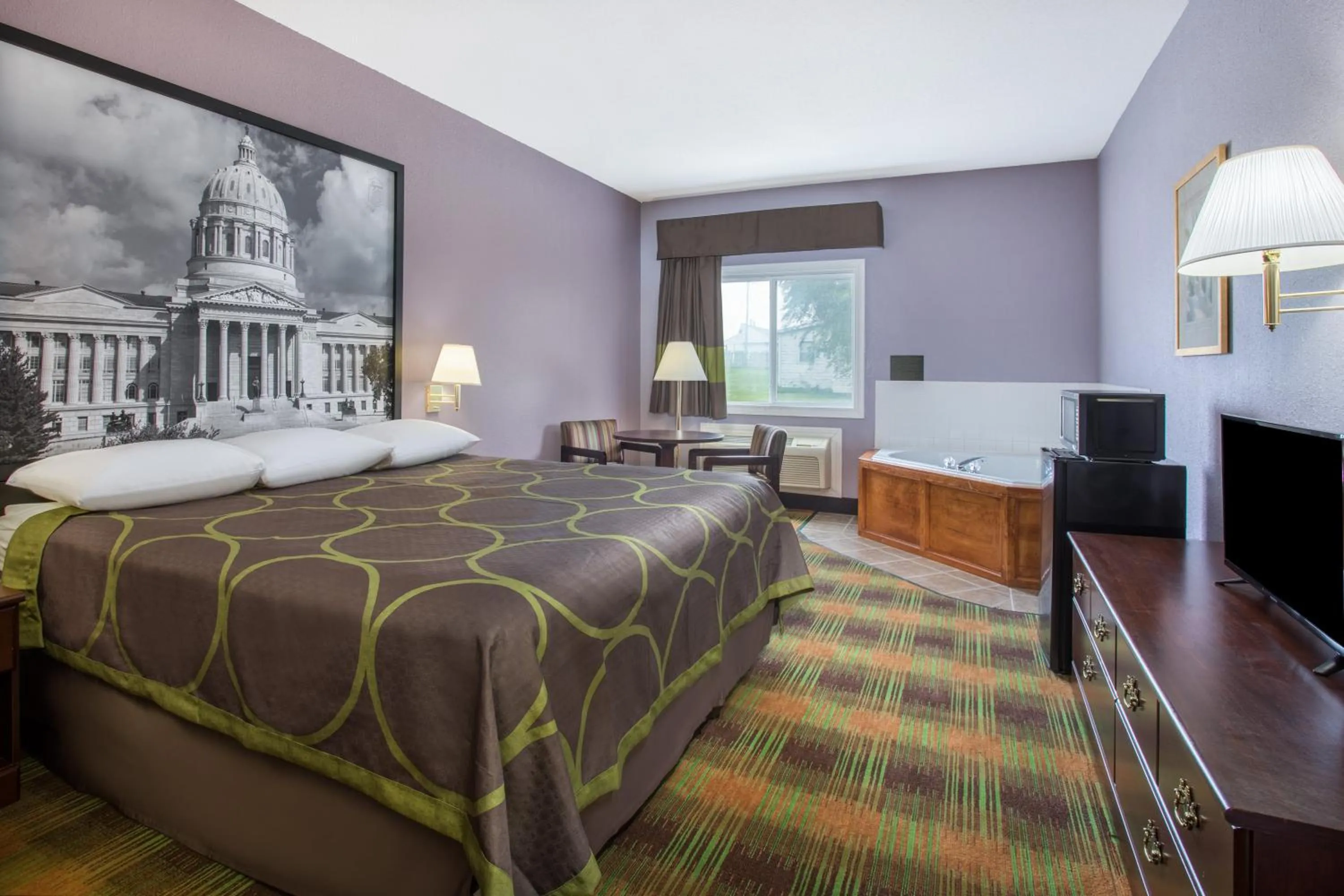 King Suite - Non-Smoking in Super 8 by Wyndham Sweet Springs