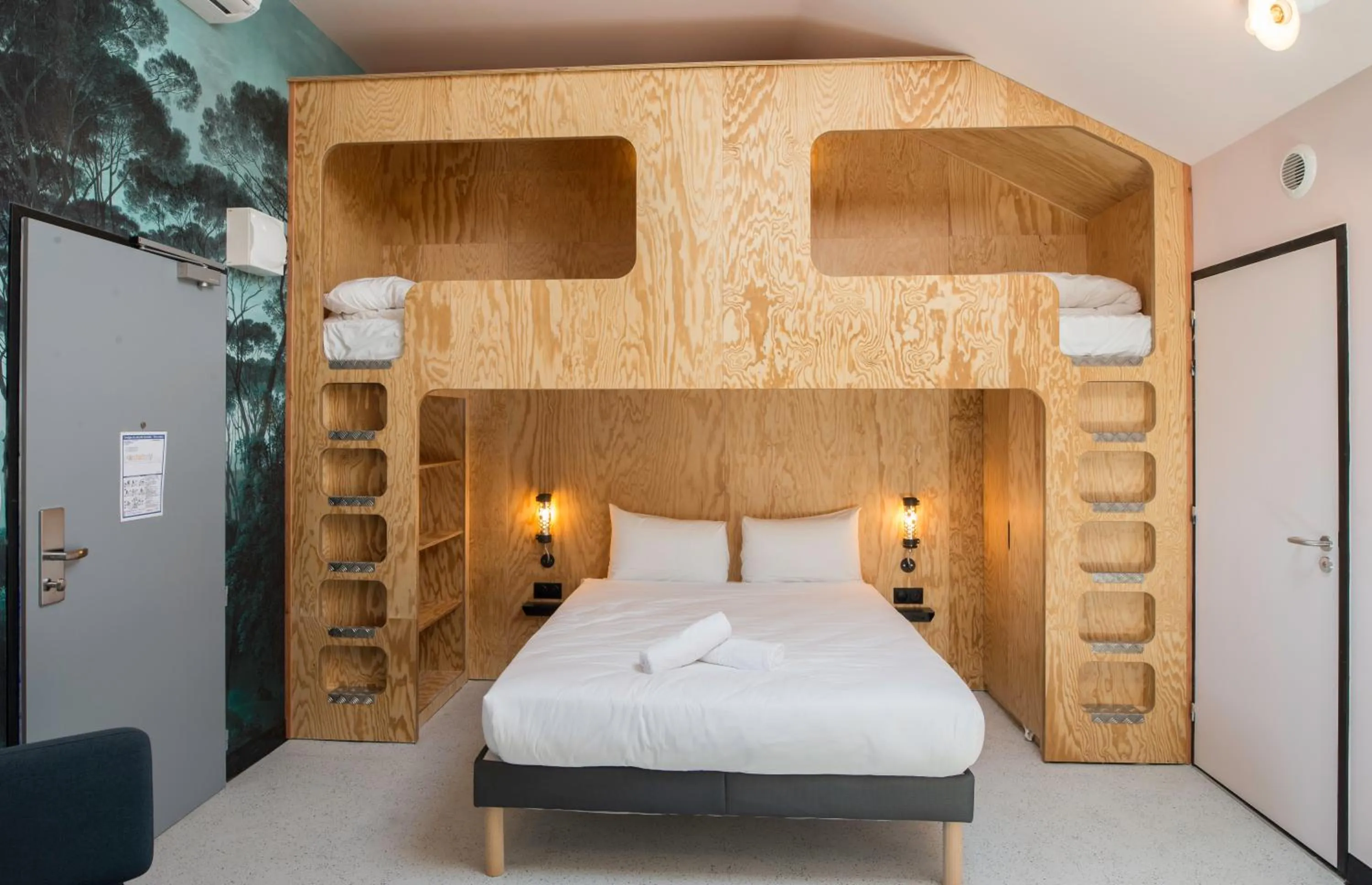 Studio 4 People in Eklo Hotels Bordeaux Centre Bastide