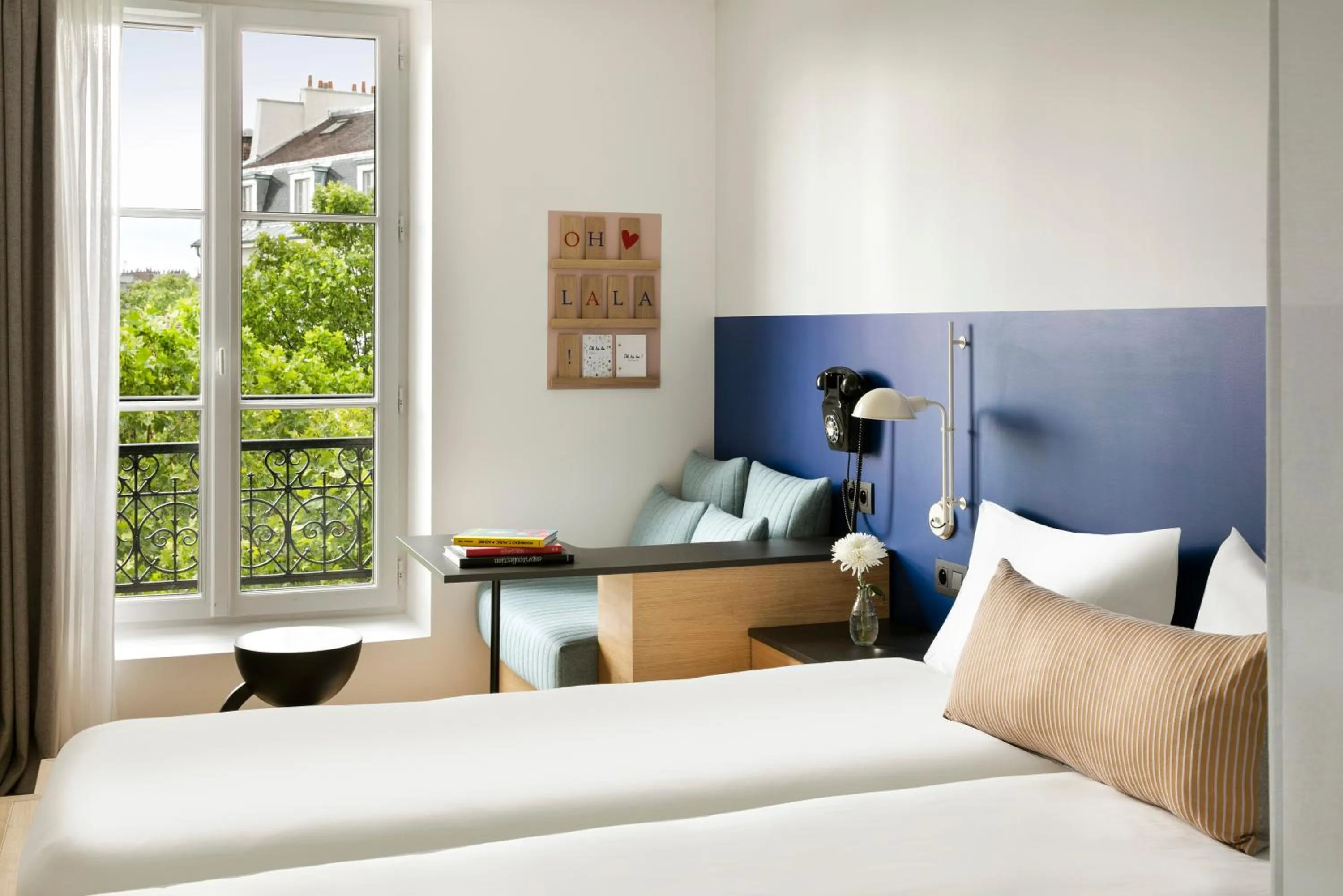 Triple Room with View on Bastille - without elevator in Oh la la ! Hotel Bar Paris Bastille