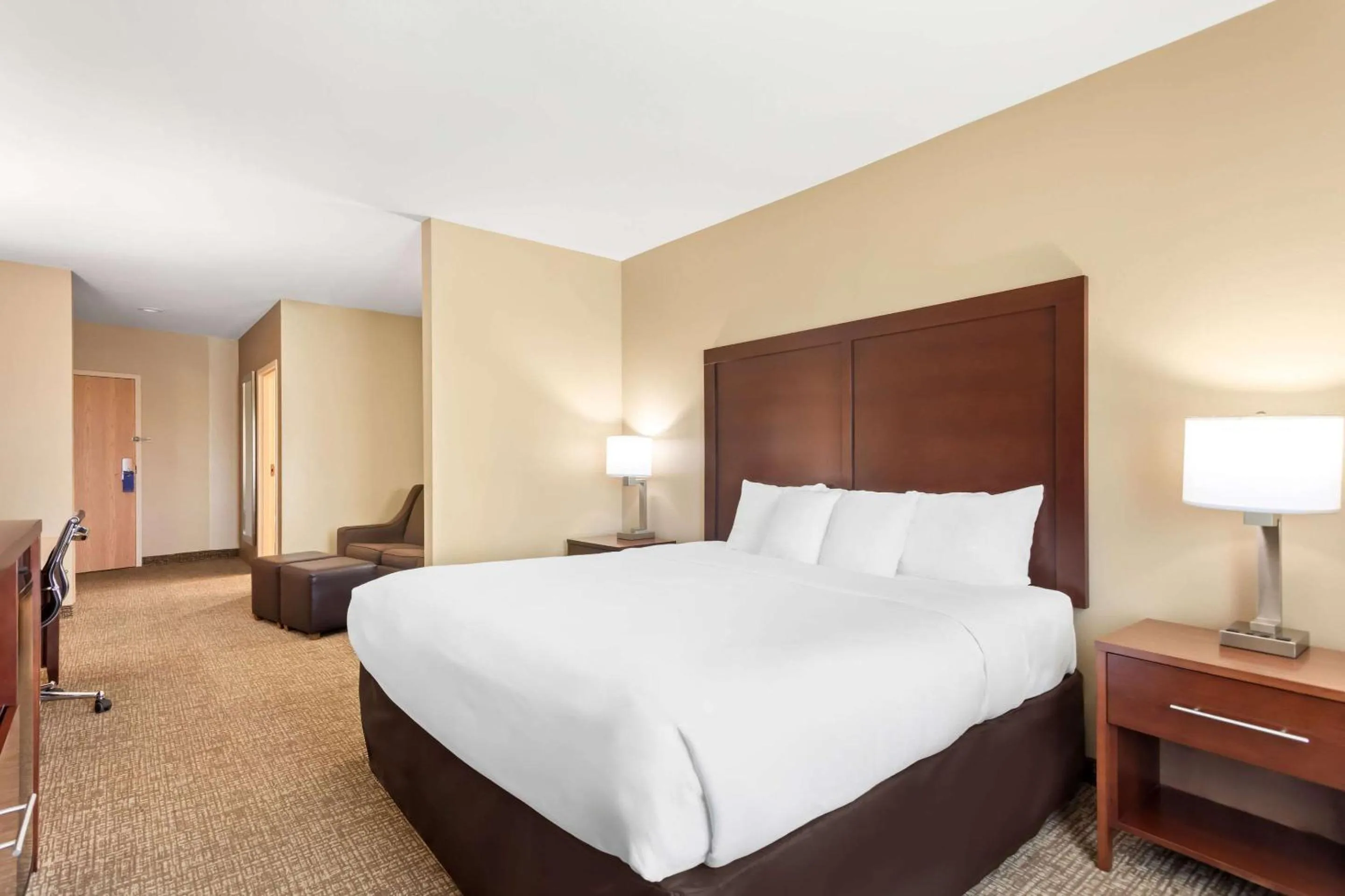 King Suite - Disability Access/Non-Smoking in Comfort Suites