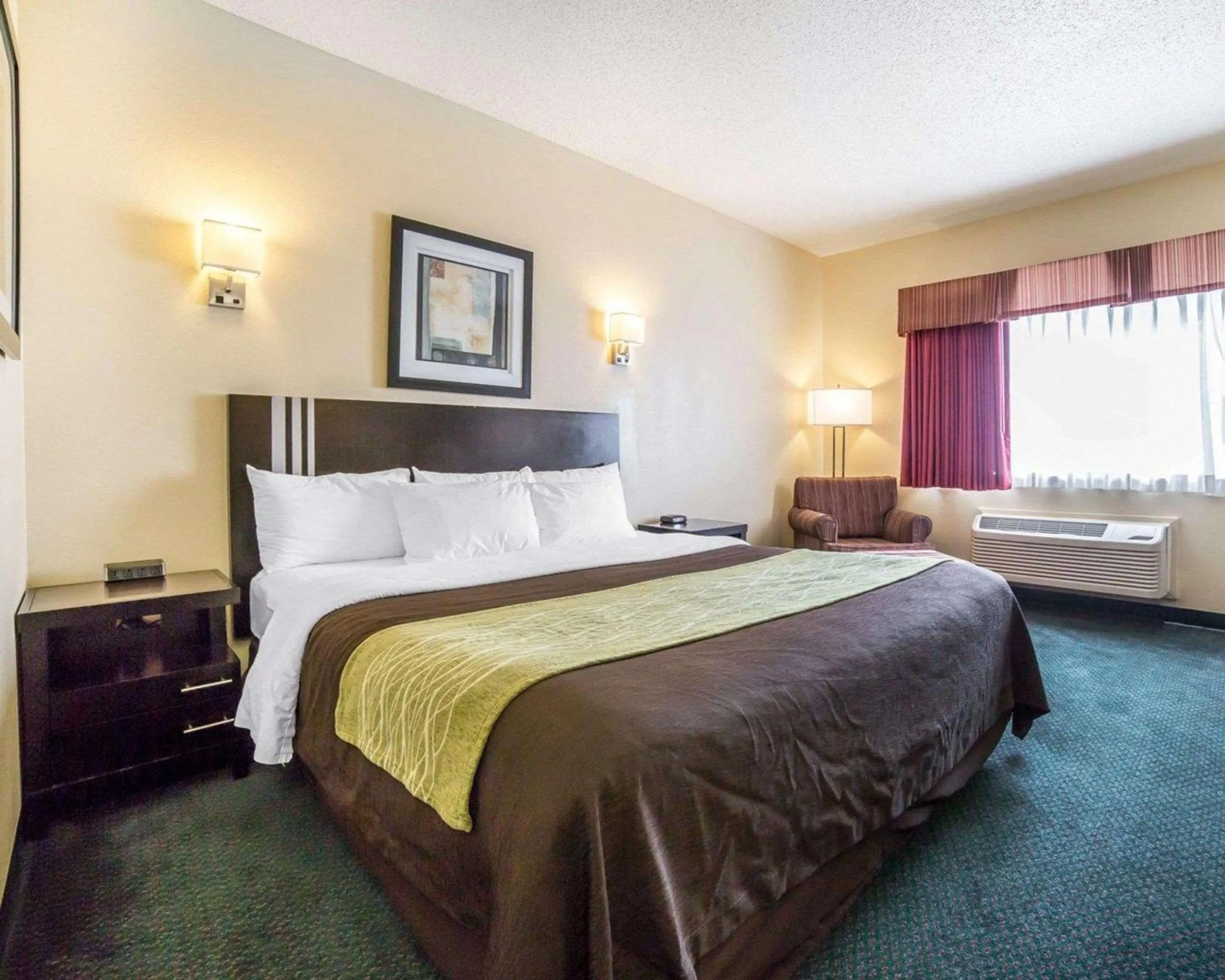 Deluxe King Pet-Friendly Room in FairBridge Inn & Suites Glendive