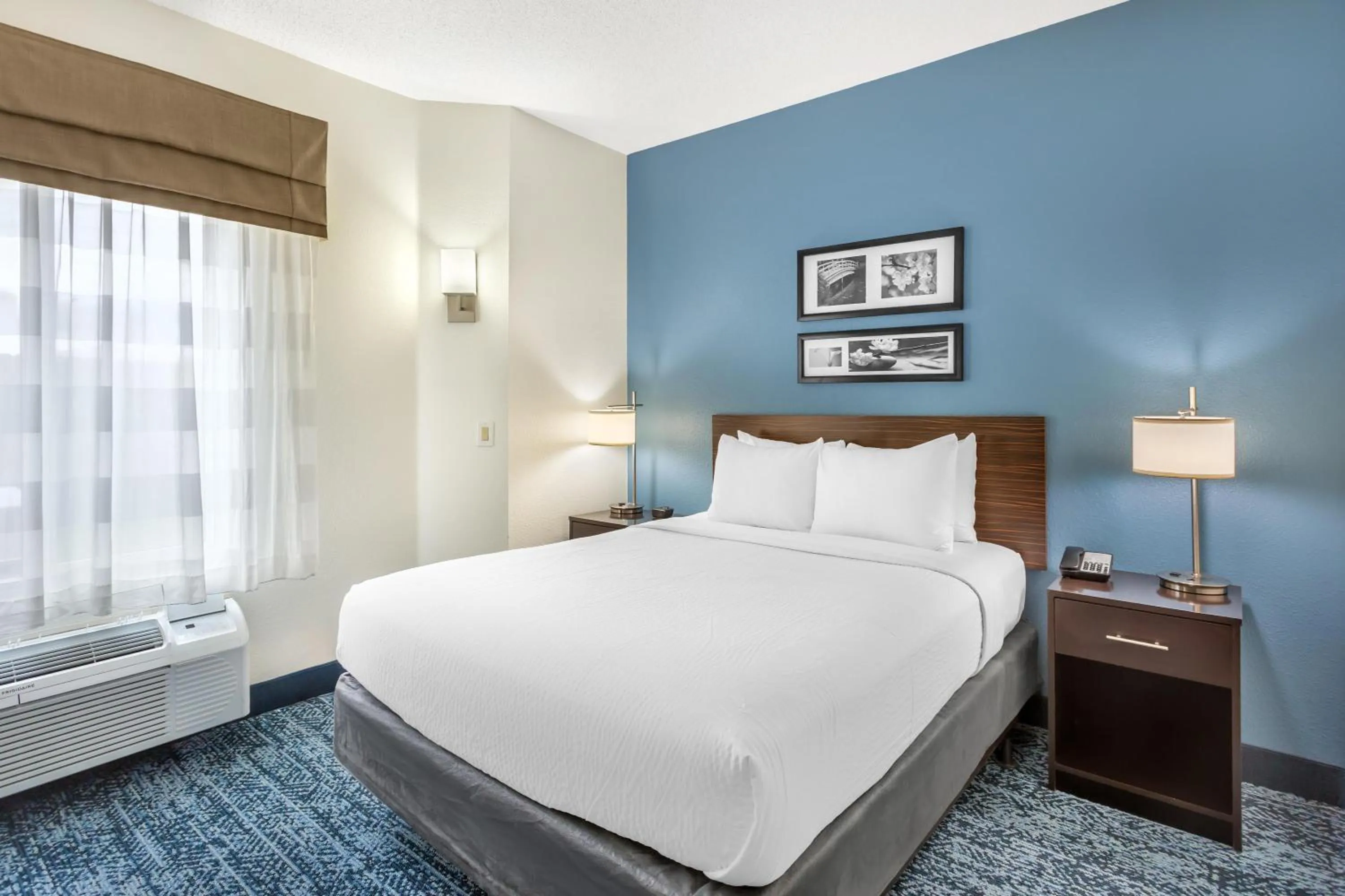 Queen Room - Disability Access/Non-Smoking in Sleep Inn Missoula Southgate