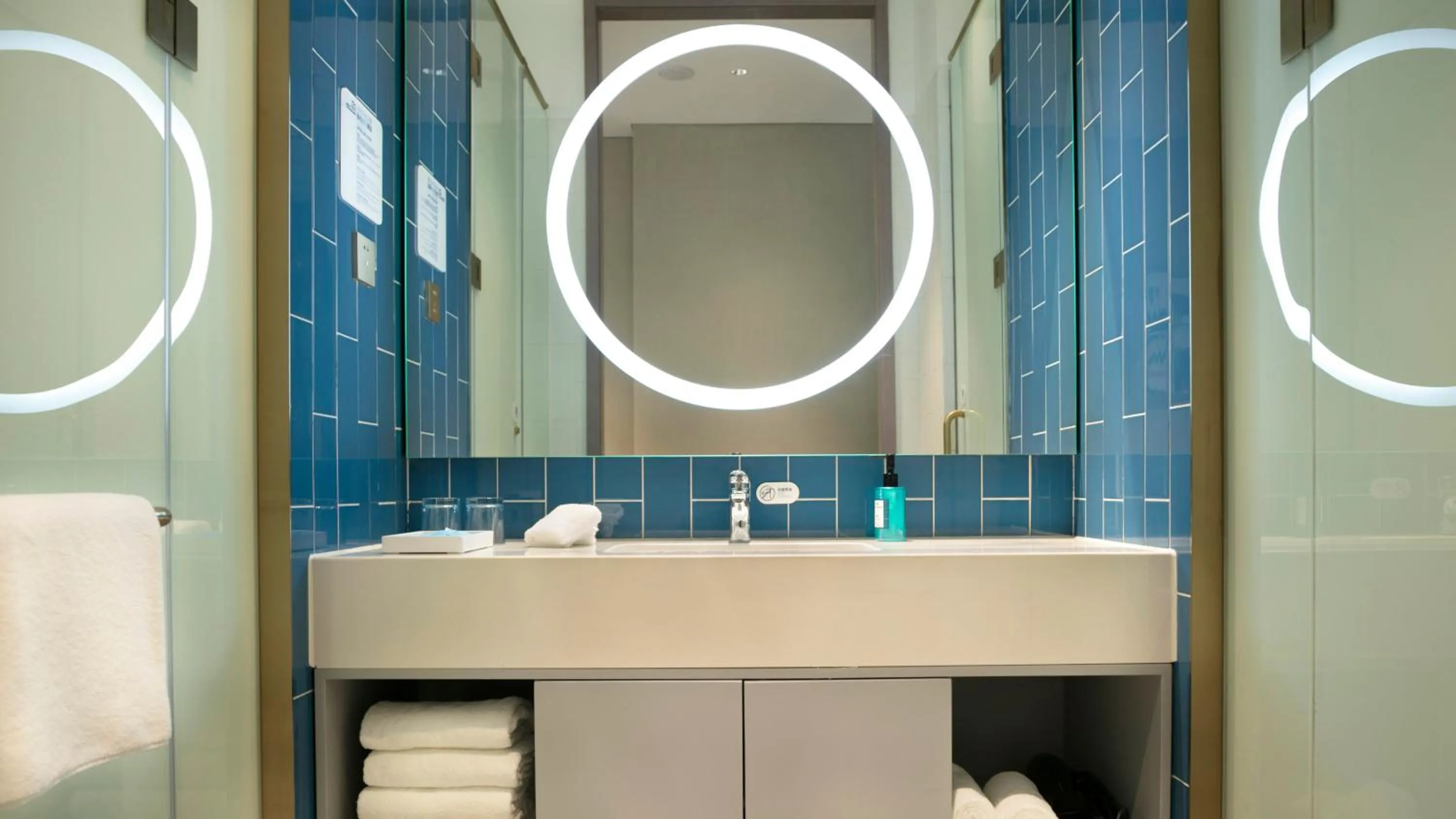 Standard King Room with Courtyard Access in Holiday Inn Express Beijing Badaling by IHG