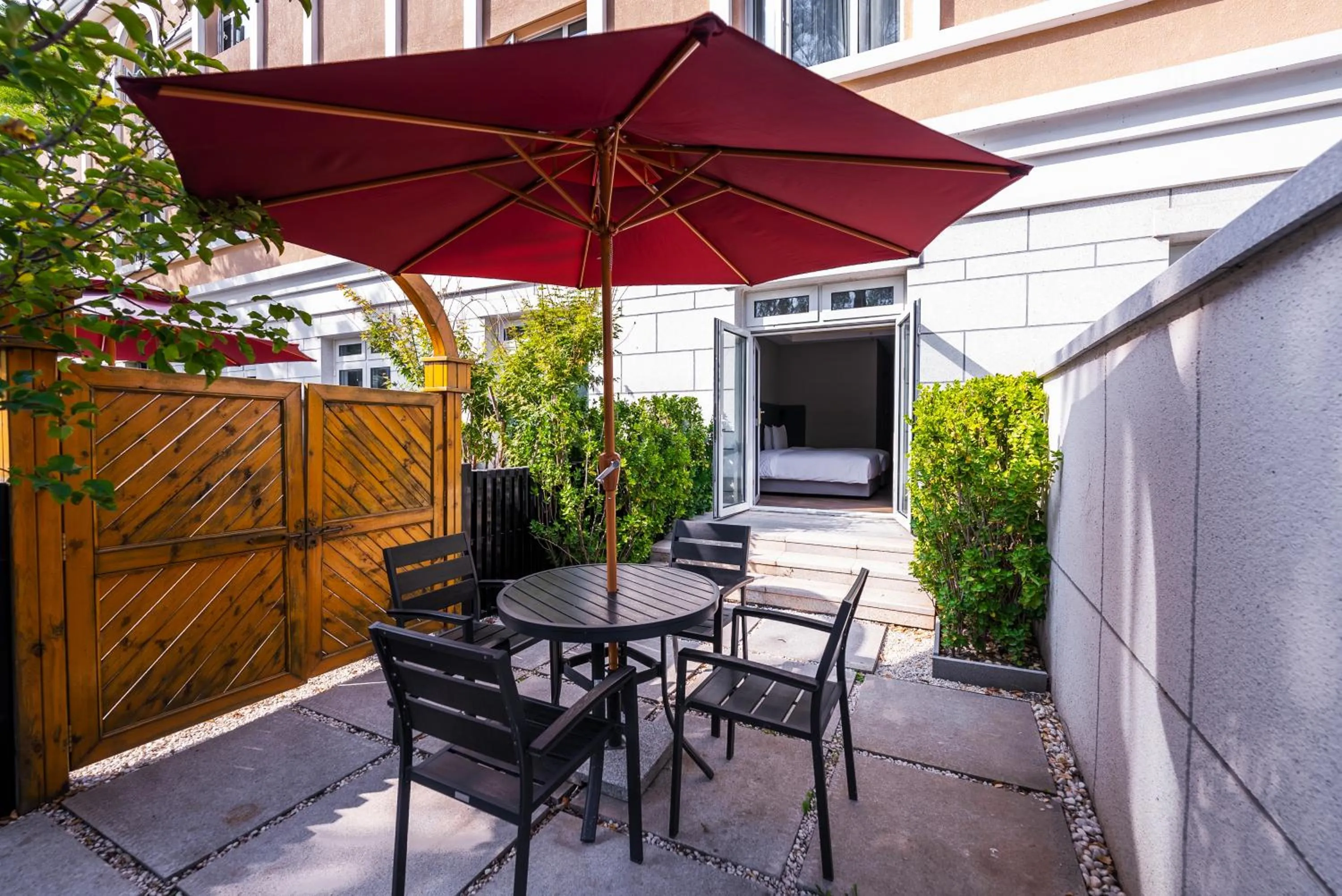 Standard Twin Room with Courtyard Access in Holiday Inn Express Beijing Badaling by IHG