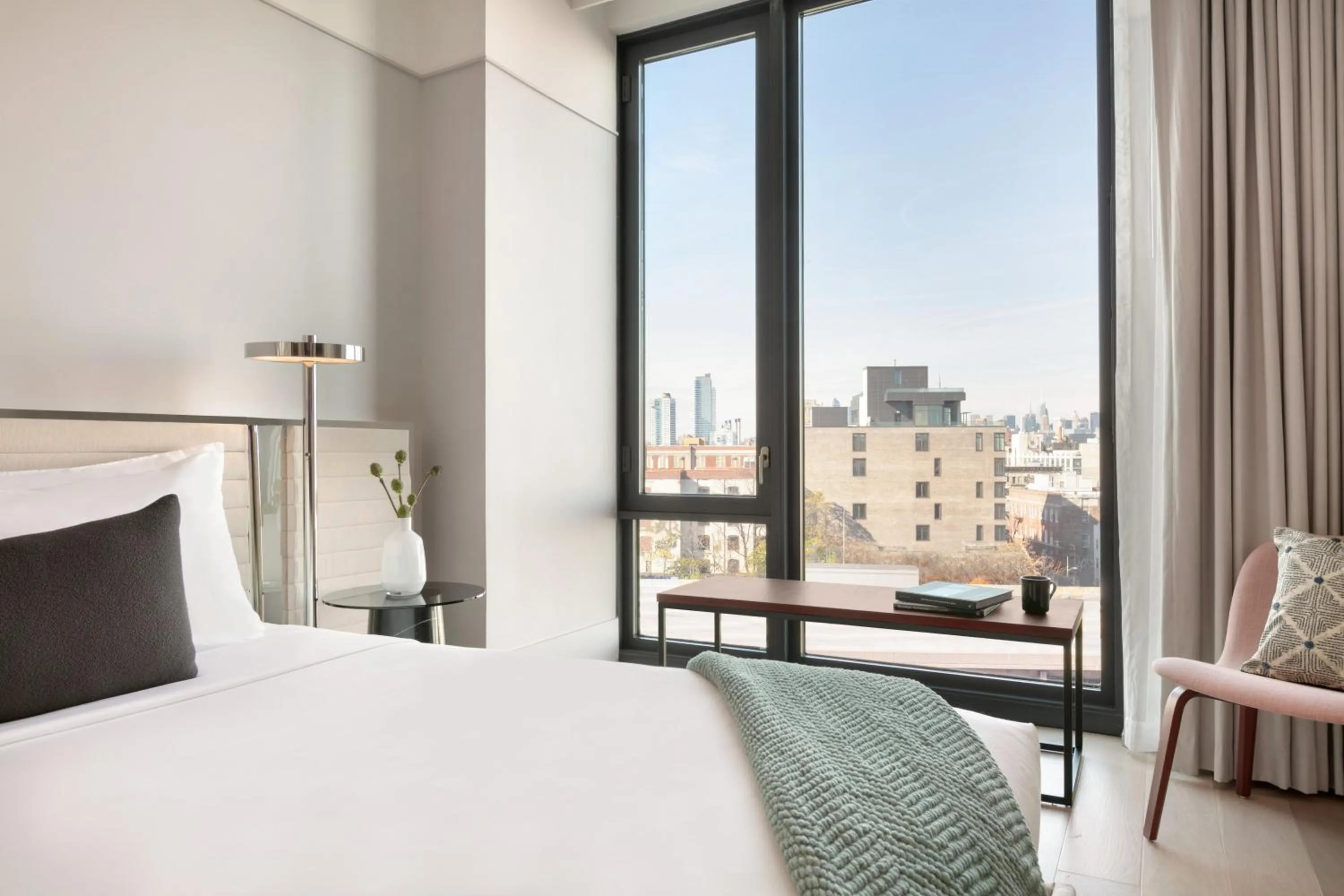 Premium King Room with Balcony and City View in Hotel Indigo - Williamsburg - Brooklyn by IHG