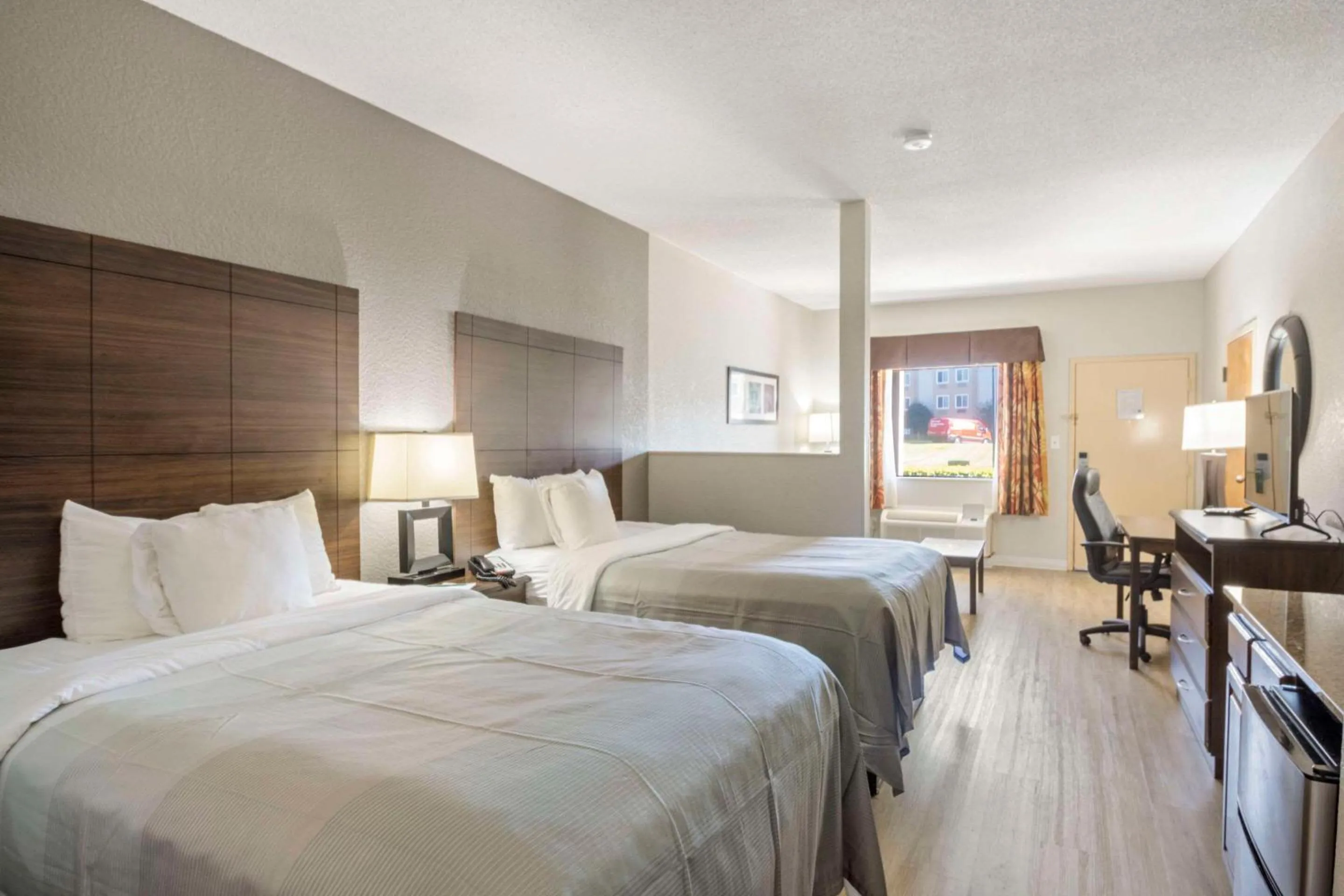 Suite with Two Double Beds - Non-Smoking in Quality Suites Hickory South