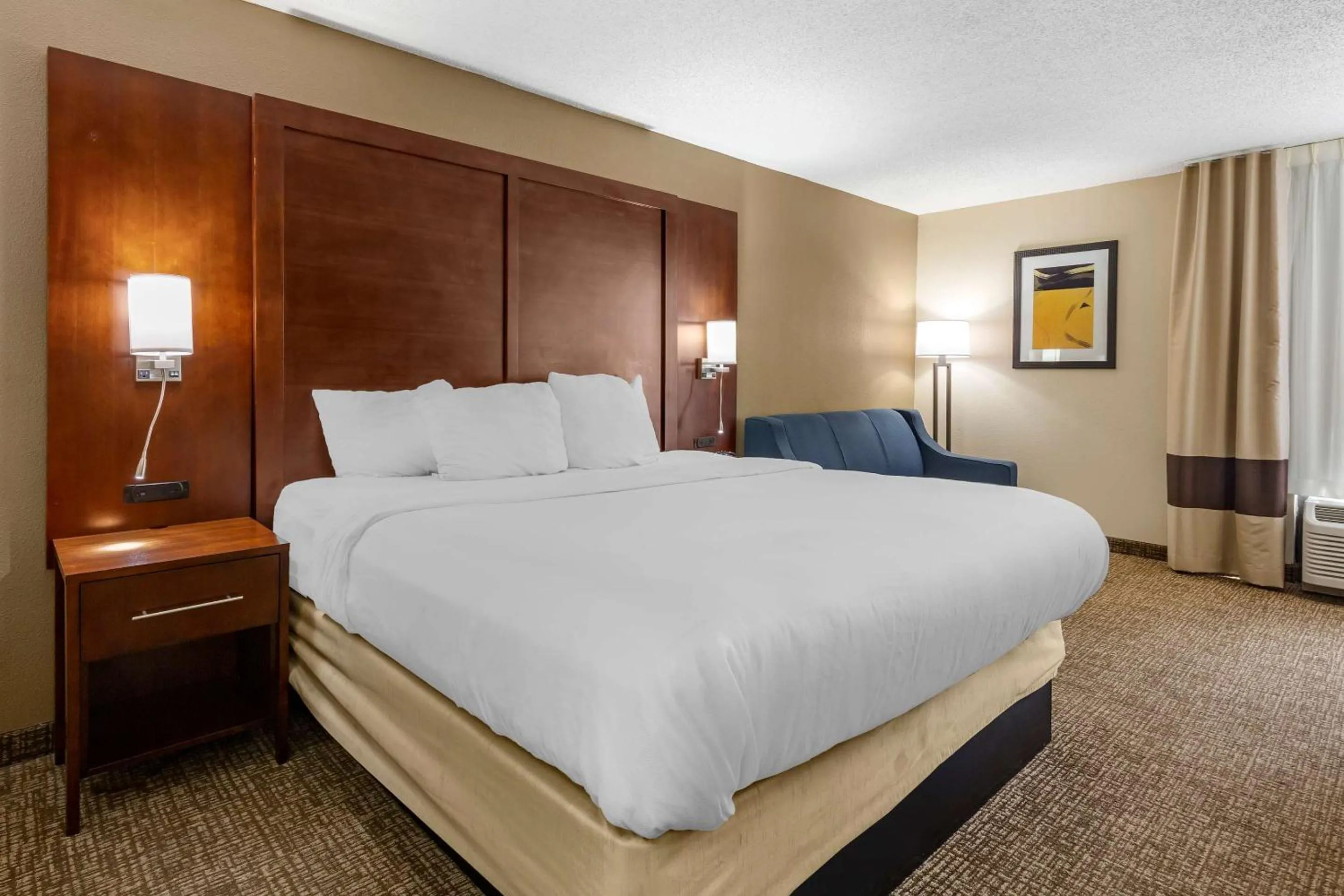 King Room - Non-Smoking in Comfort Inn Laurinburg