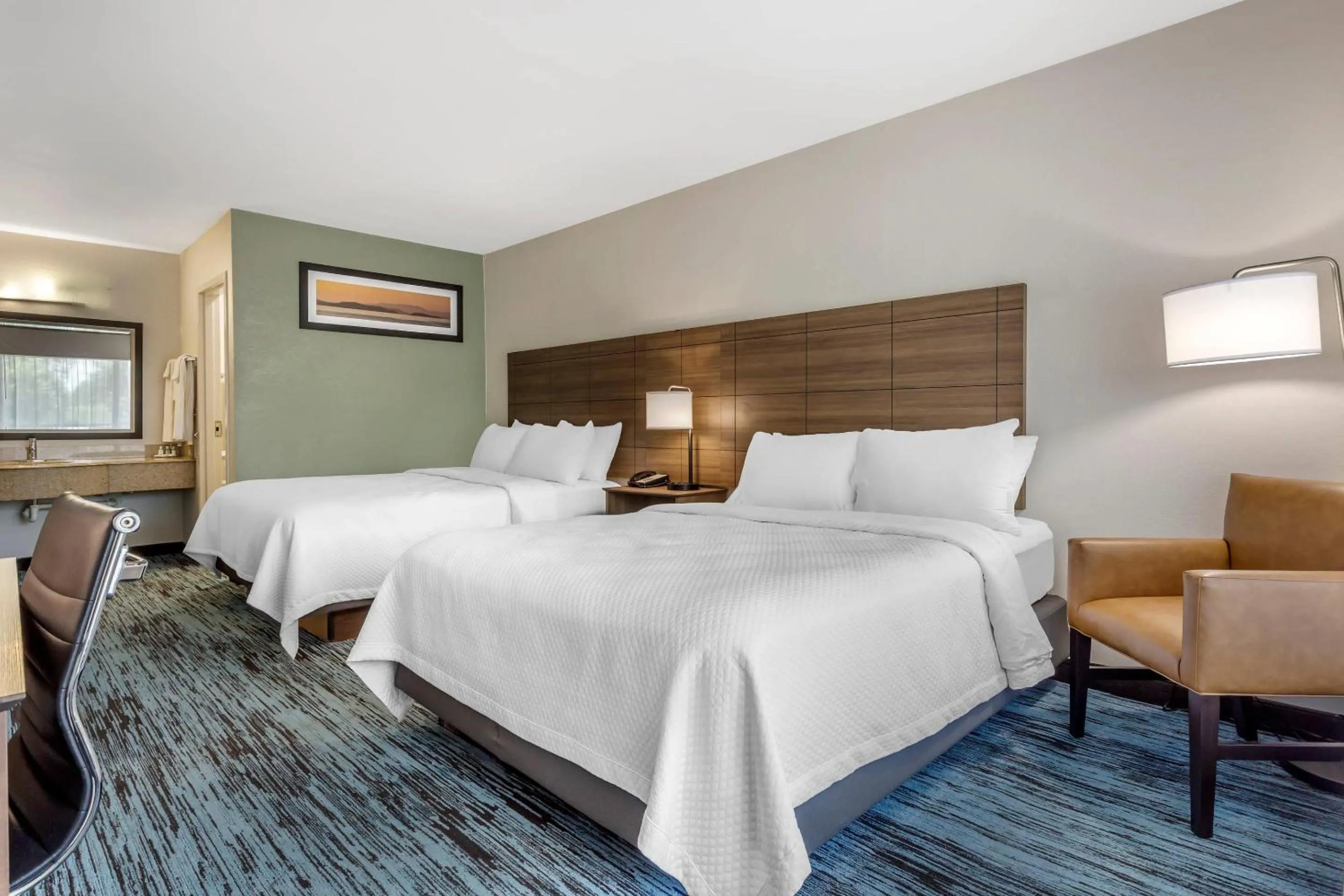 Queen Room with Two Queen Beds - Non-Smoking in Quality Inn Mount Airy Mayberry