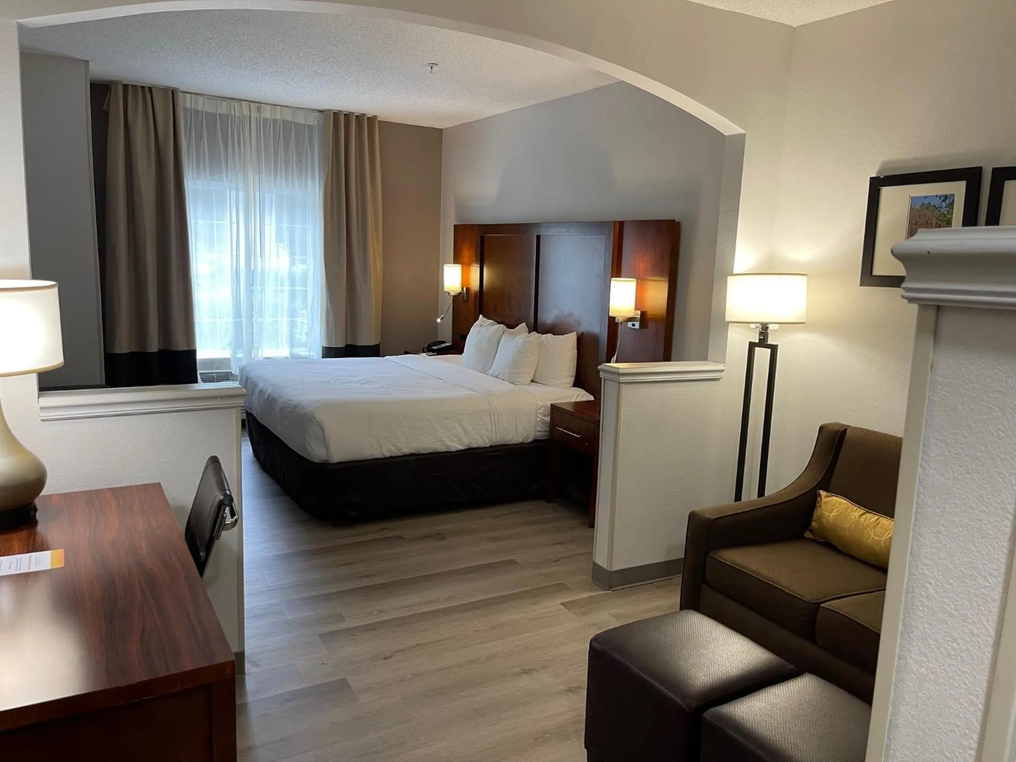 Queen Suite - Accessible/Non-Smoking in Comfort Suites Salisbury I-85