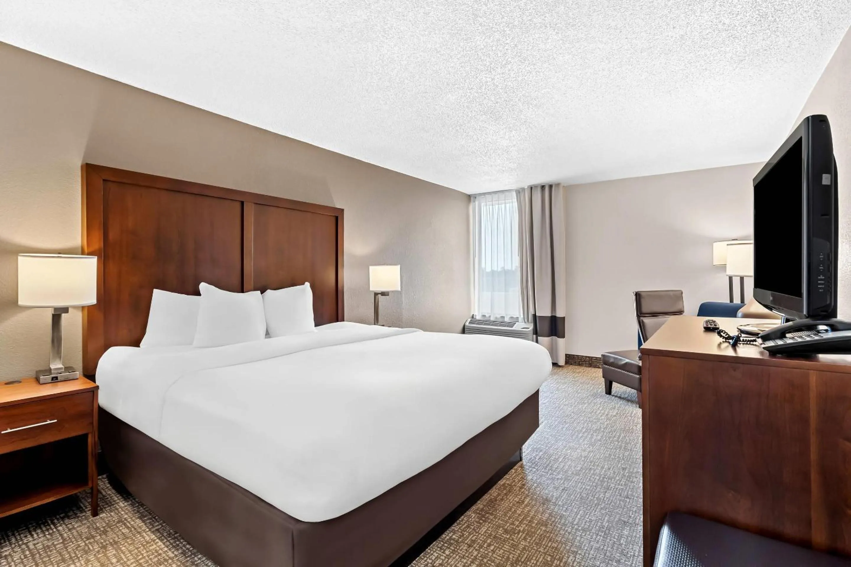 King Room - Non-Smoking in Comfort Inn University