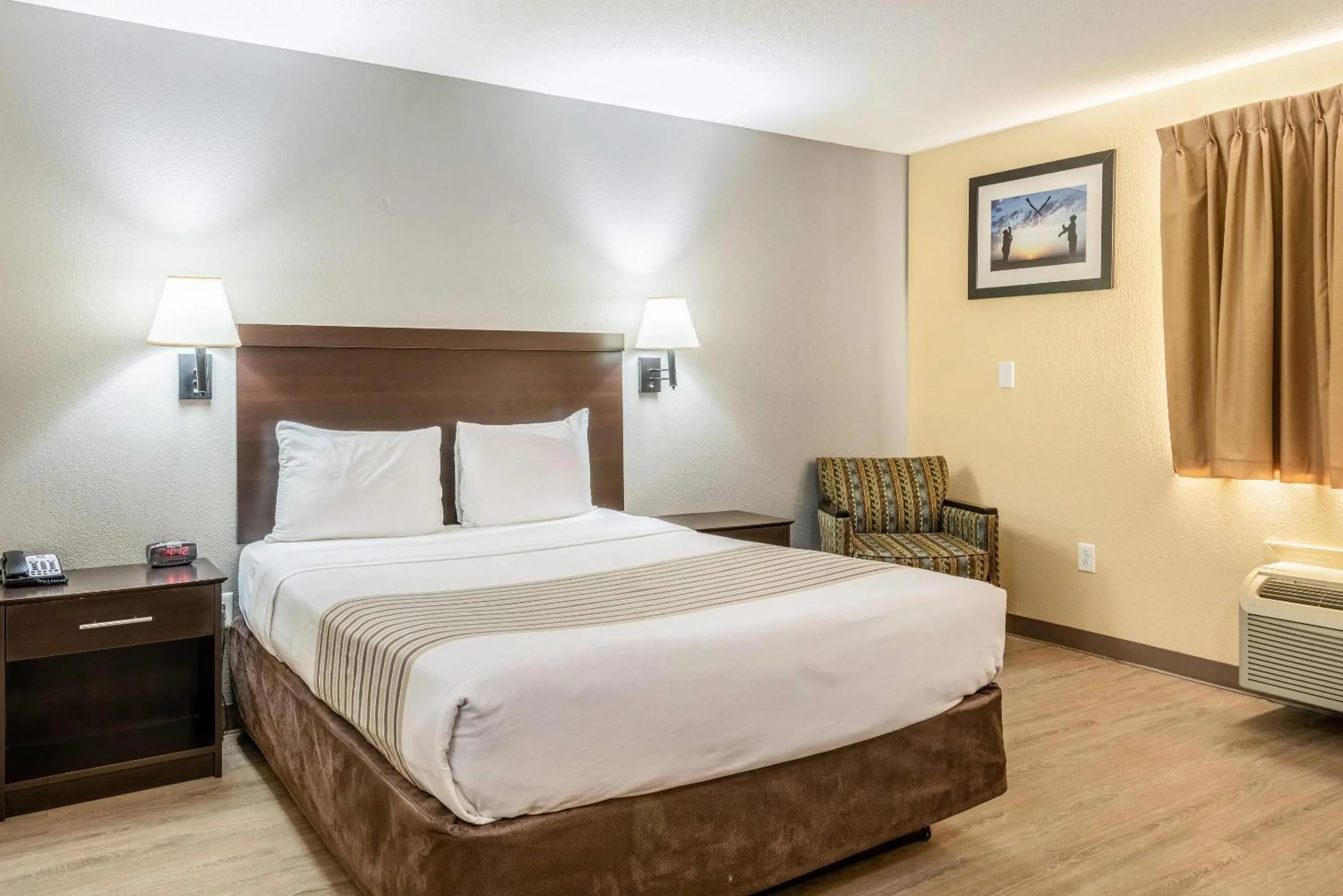 Queen Suite - Non-Smoking in Suburban Studios Near Camp Lejeune