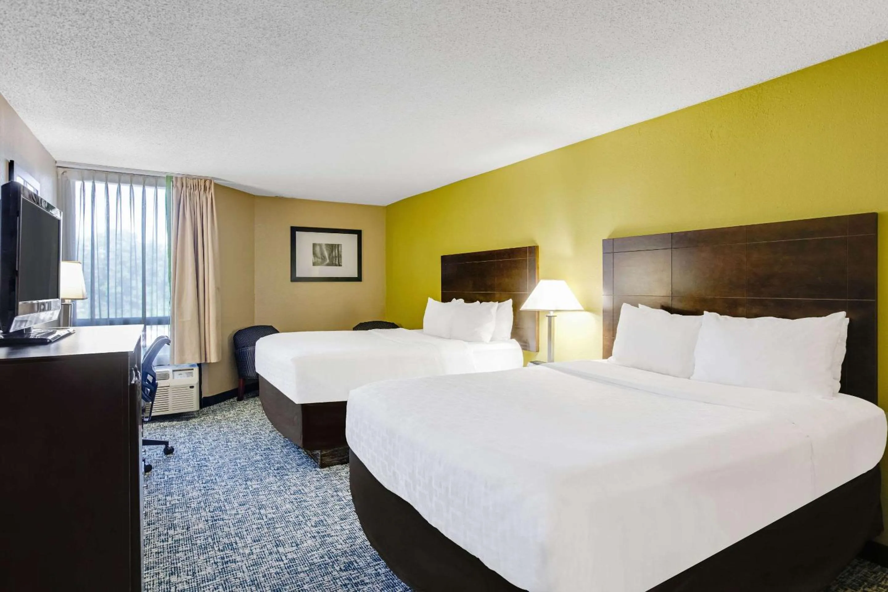 Queen Room with Two Queen Beds - Non-Smoking in Clarion Inn Asheville Airport
