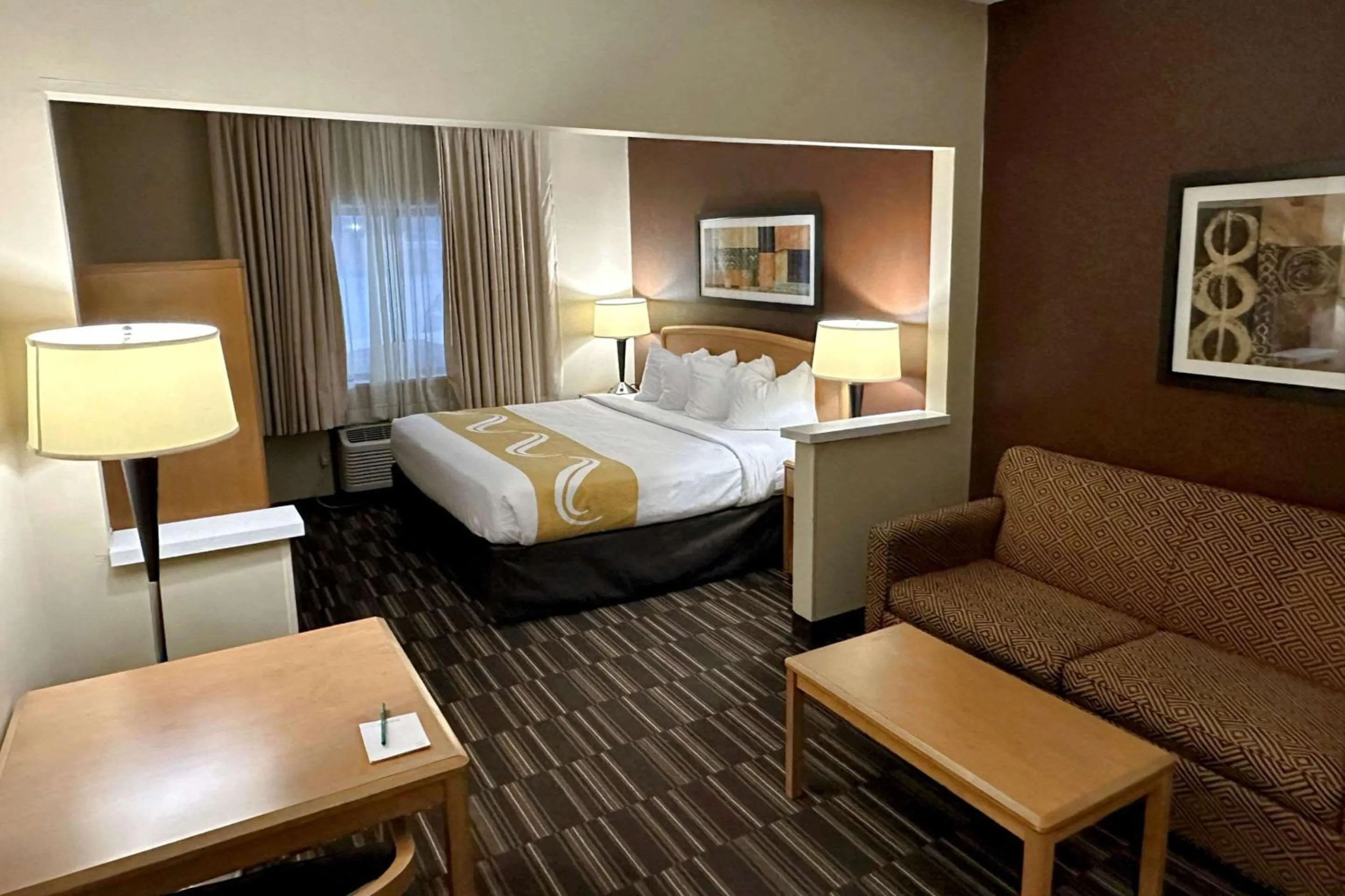 King Suite with Sofa Bed and Whirlpool - Non Smoking in Quality Suites Near West Acres