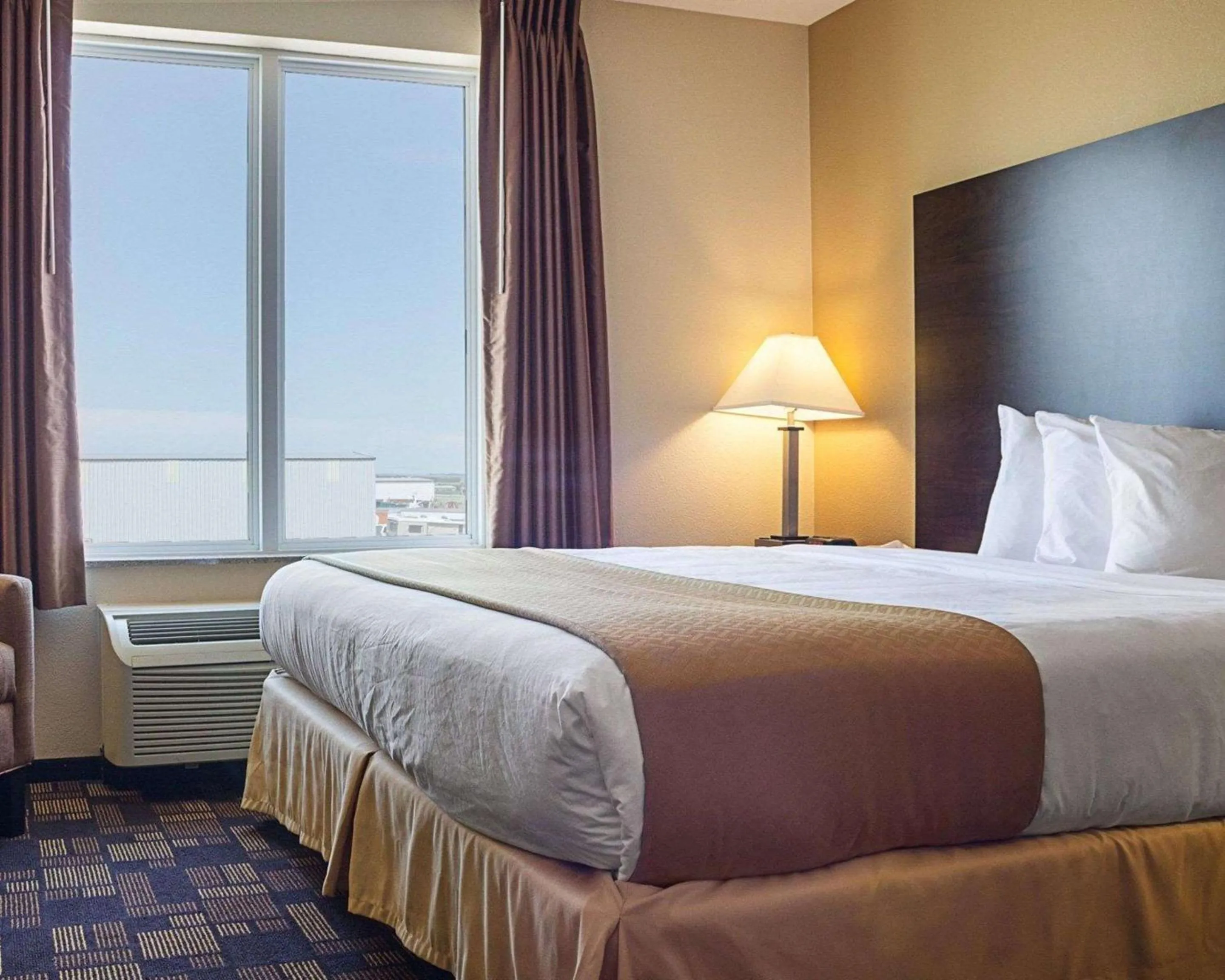 King Room - Non-Smoking in Quality Inn & Suites Minot North