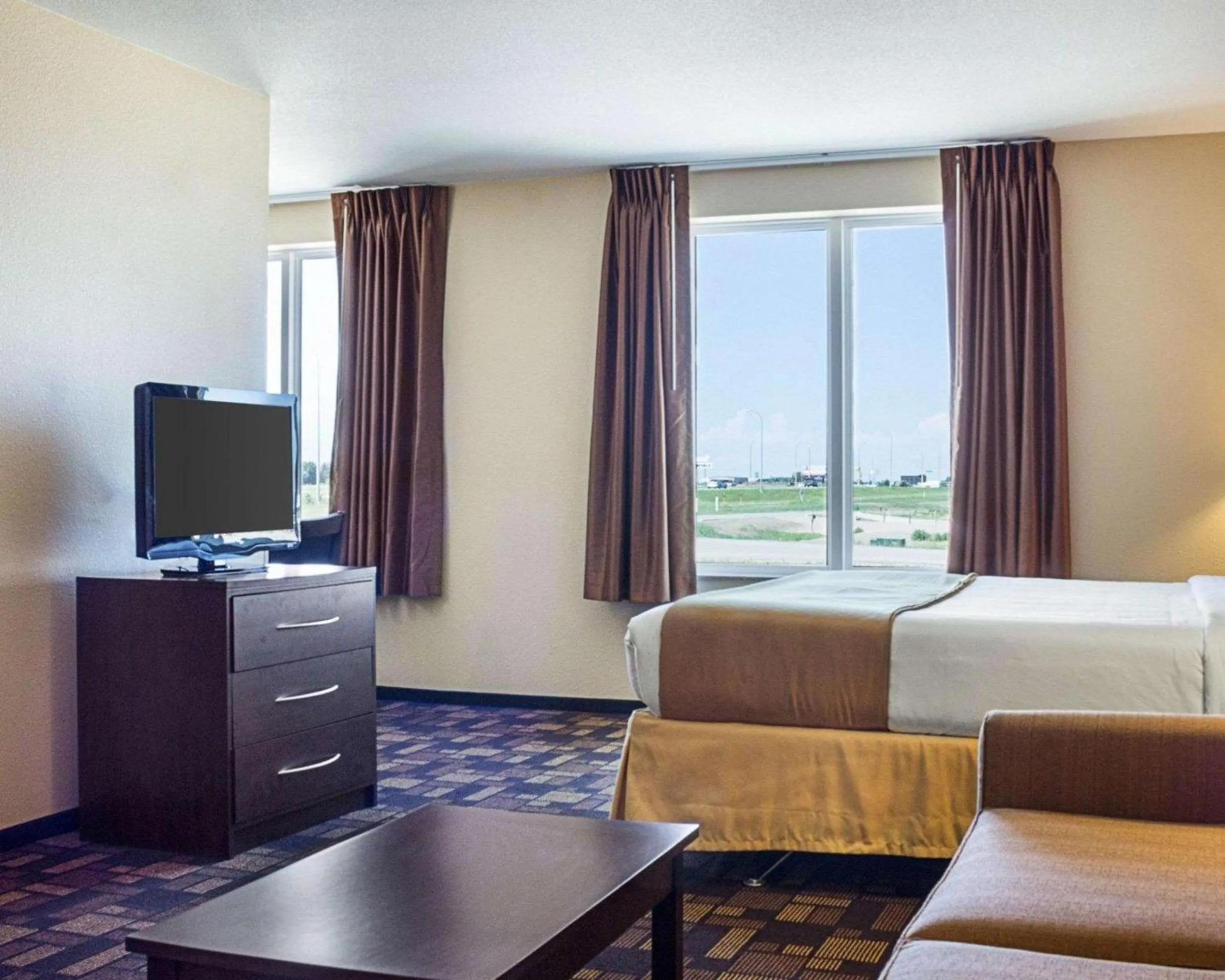 King Suite - Accessible/Non-Smoking in Quality Inn & Suites Minot North
