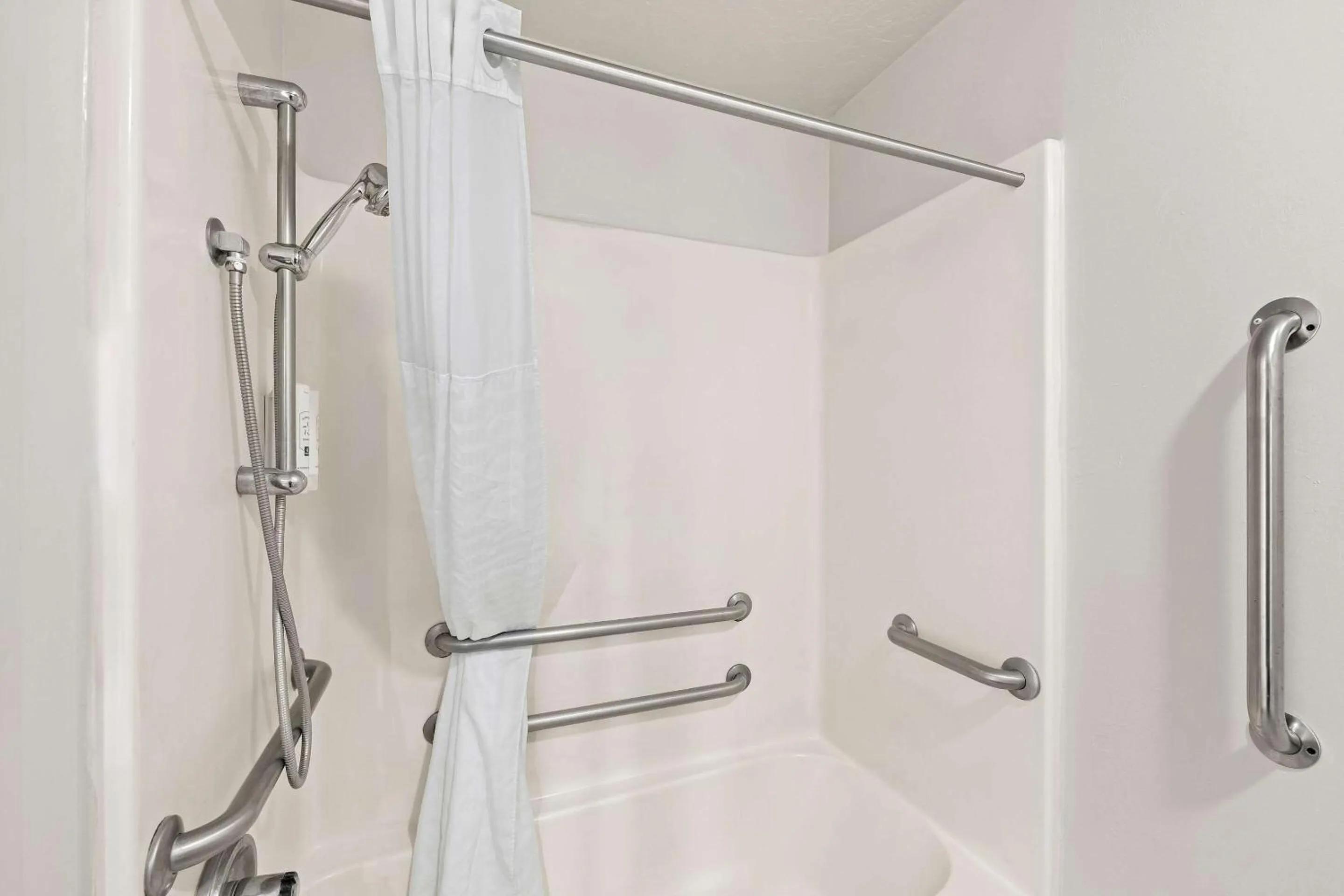 King Room - Accessible/Non-Smoking in Quality Inn