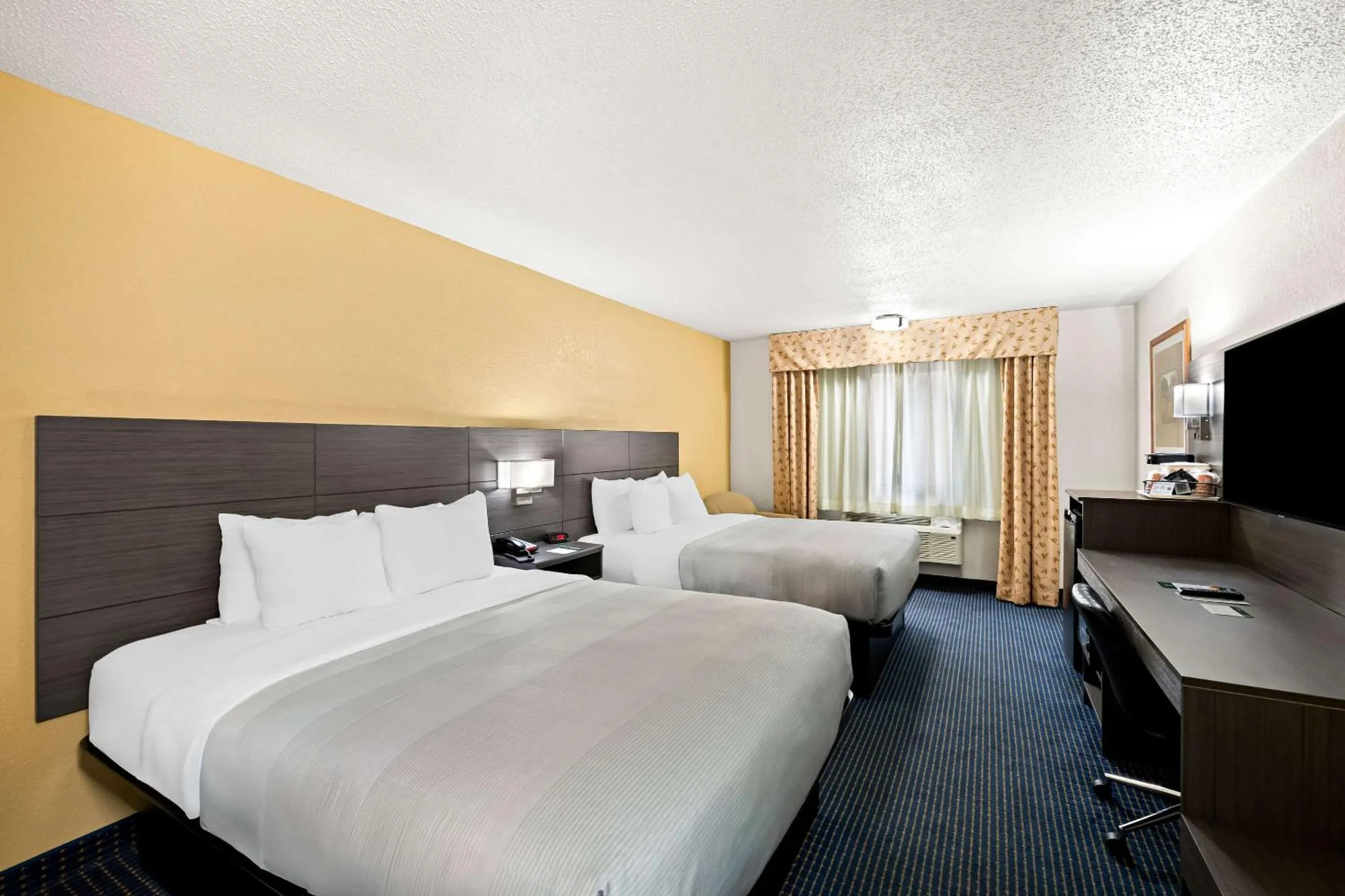 Standard Queen Room with Two Queen Beds - Non-Smoking in Quality Inn