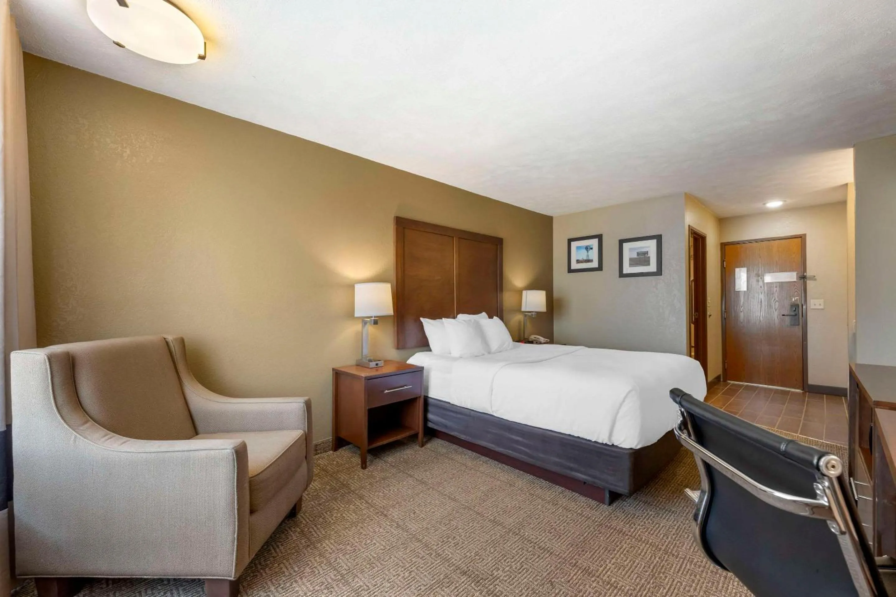 King Room - Non-Smoking in Comfort Inn Lexington