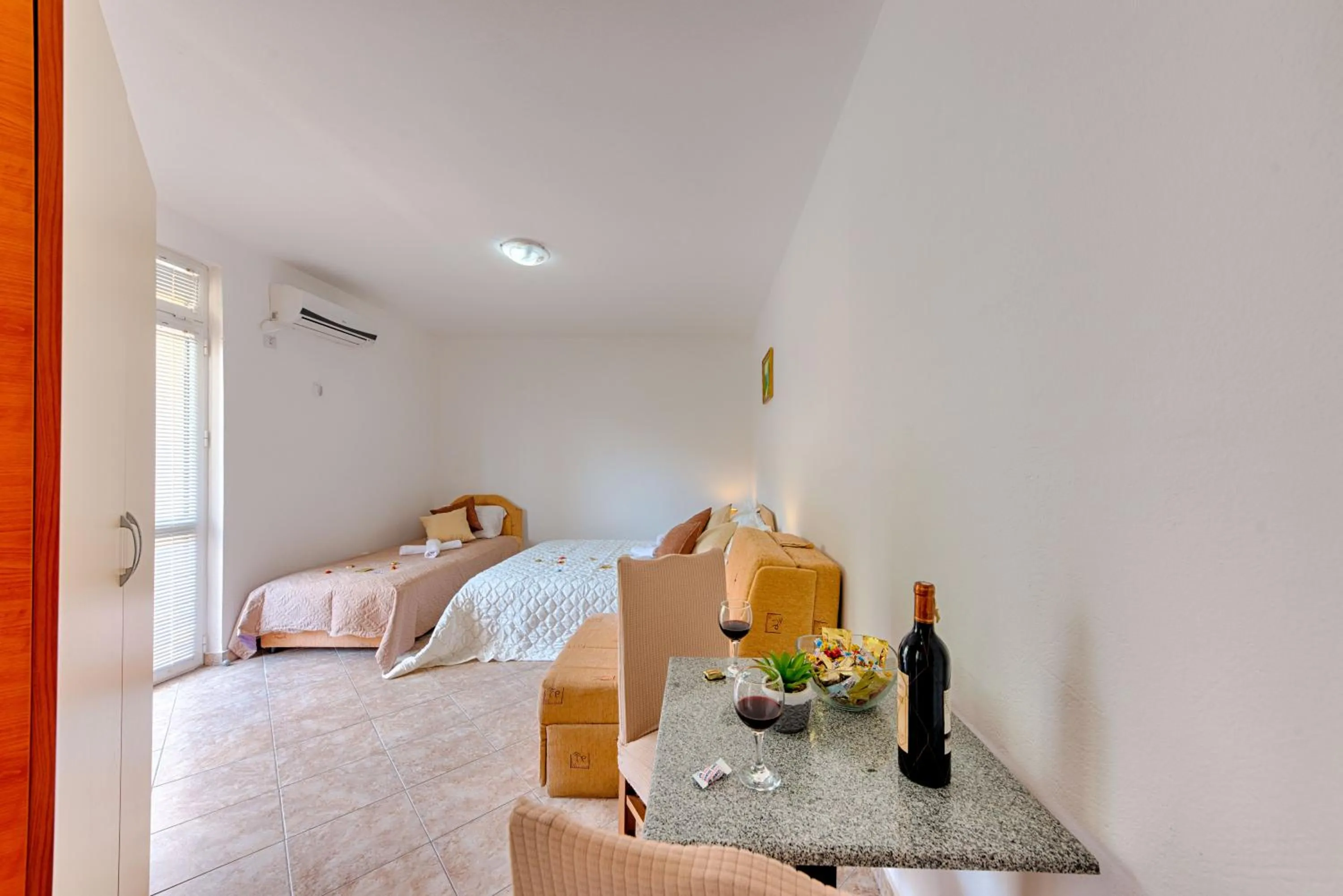 Deluxe Triple Room in HOTEL DANA