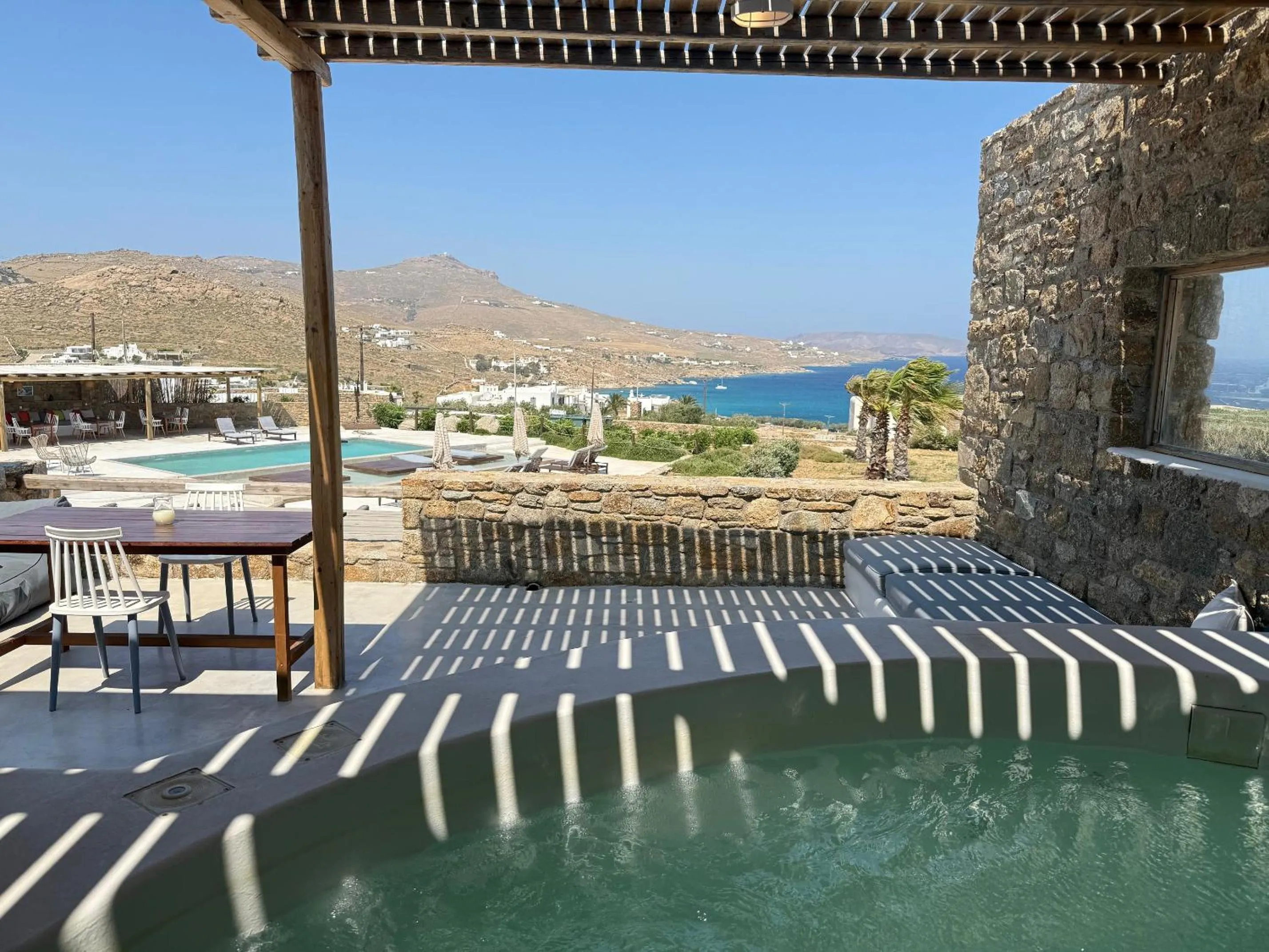 Superior suite with Jetted Tub & Sea View in Myconian Crown Suites