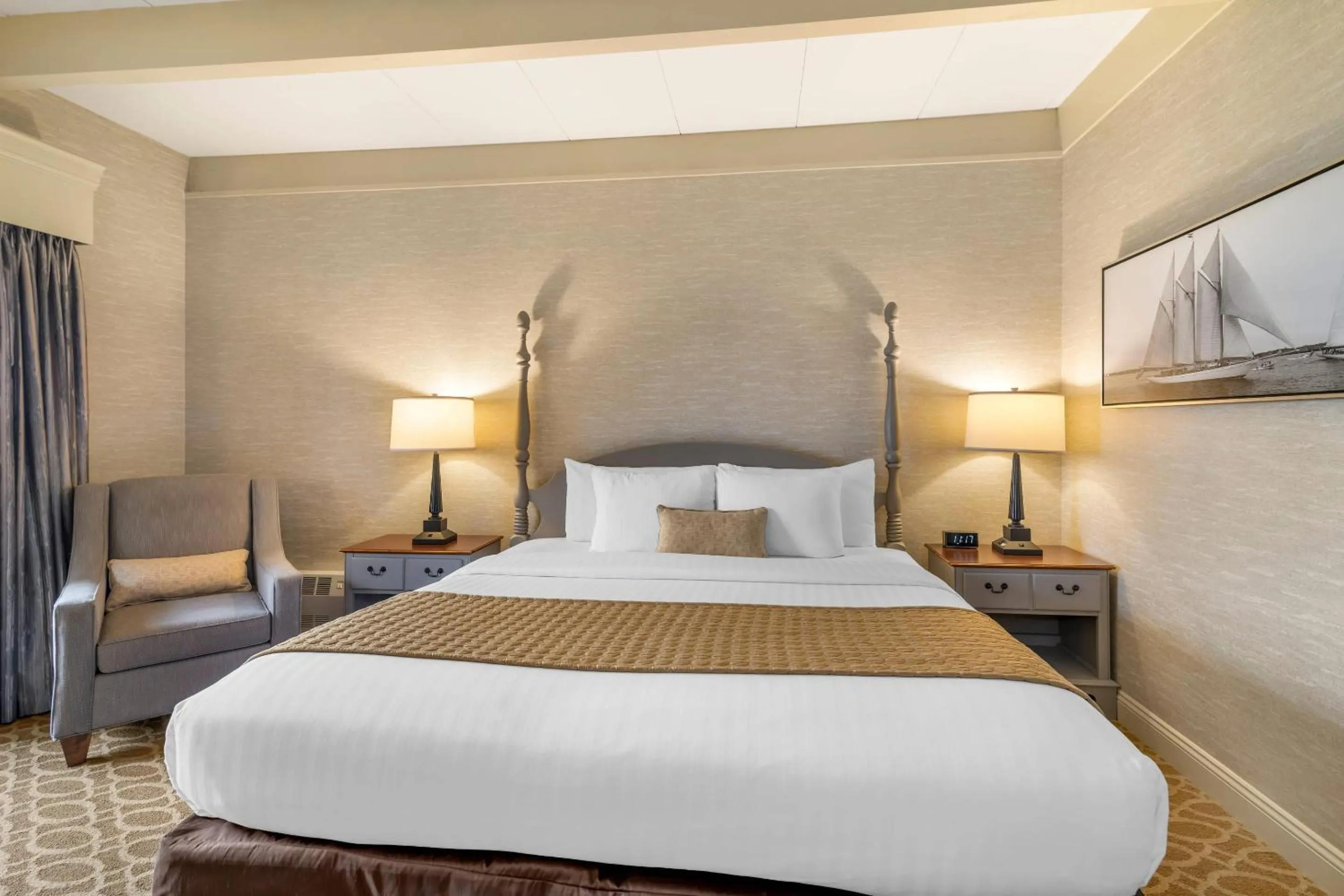 Queen Room - Non-Smoking in The Inn at Gran View Ogdensburg, an Ascend Collection Hotel