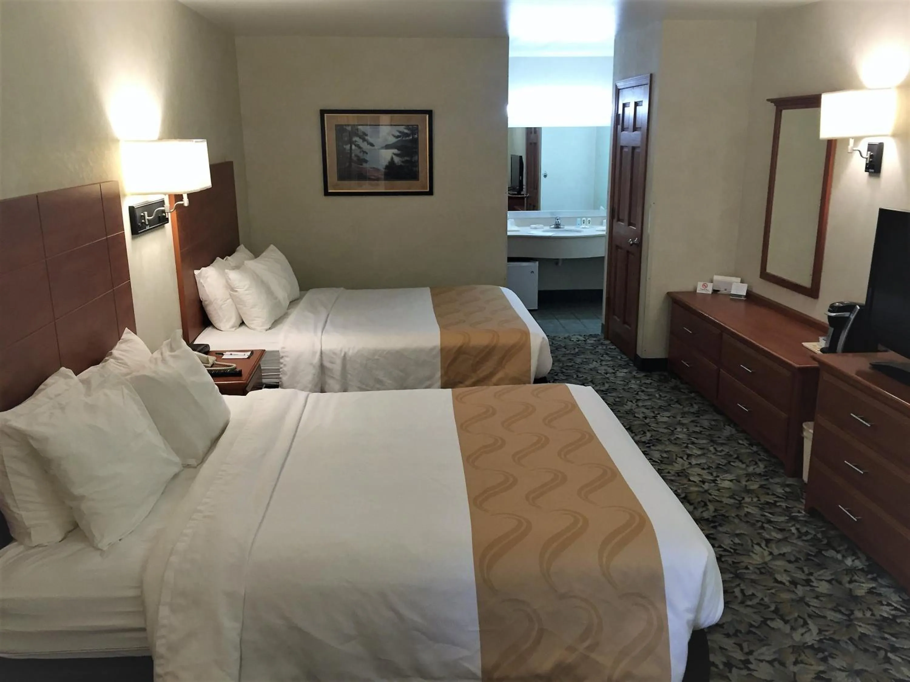 Queen Room with Two Queen Beds - Non-Smoking in Quality Inn Lake George