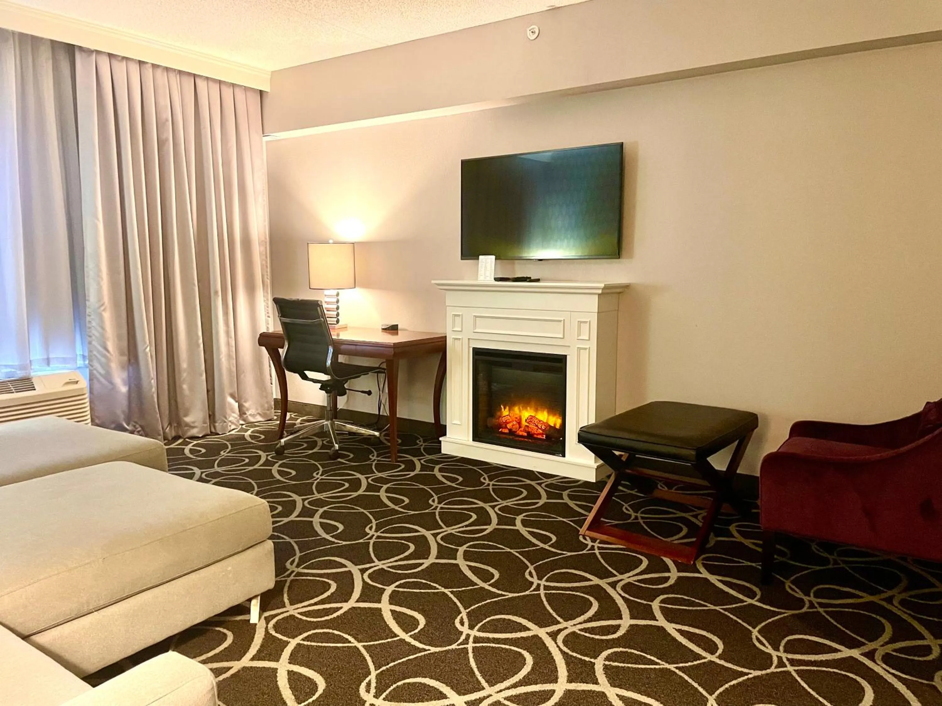 Grand Suite with Two Queen Beds in Park Manor Hotel