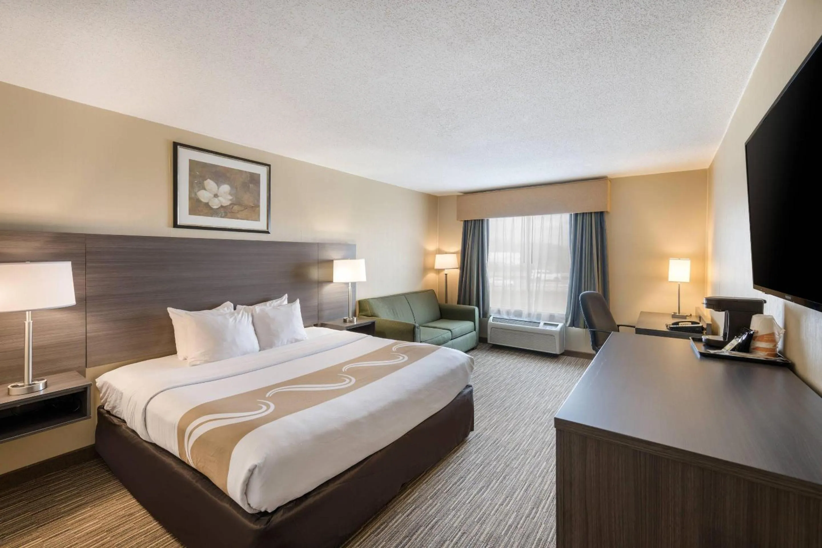 King Room - Non-Smoking in Quality Inn & Suites Fishkill South near I-84